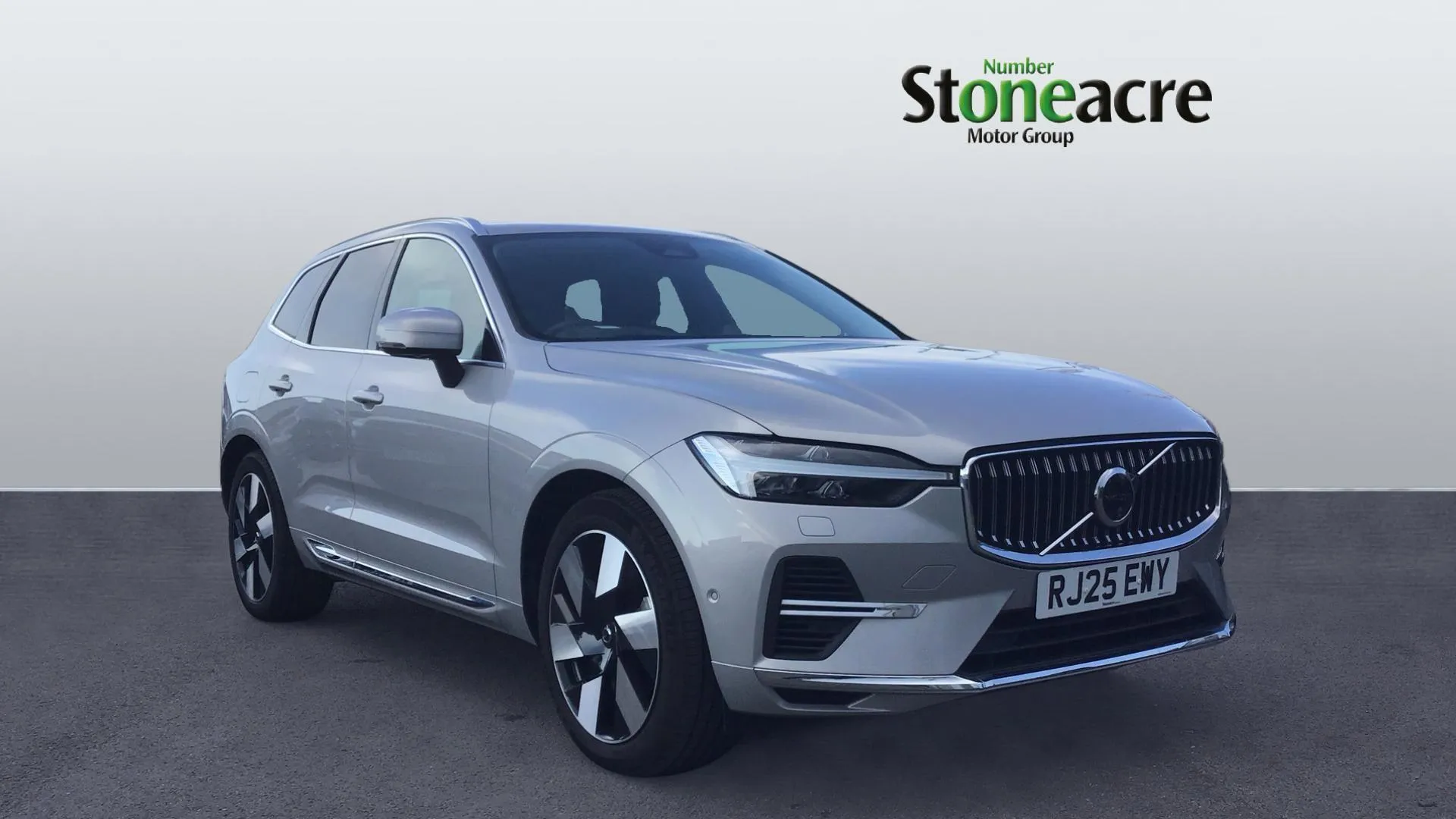 Volvo XC60 listing photo