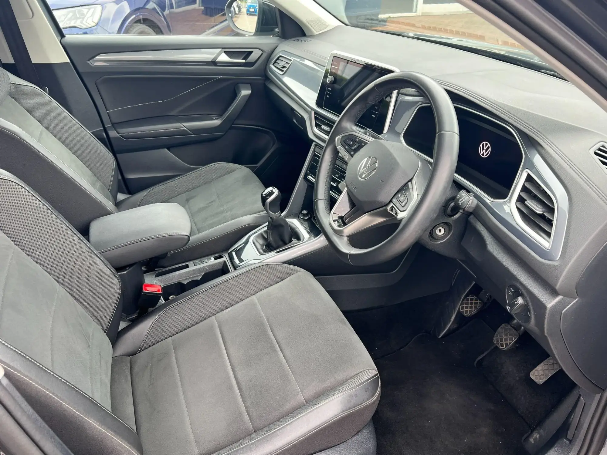 Volkswagen T-Roc Image 10