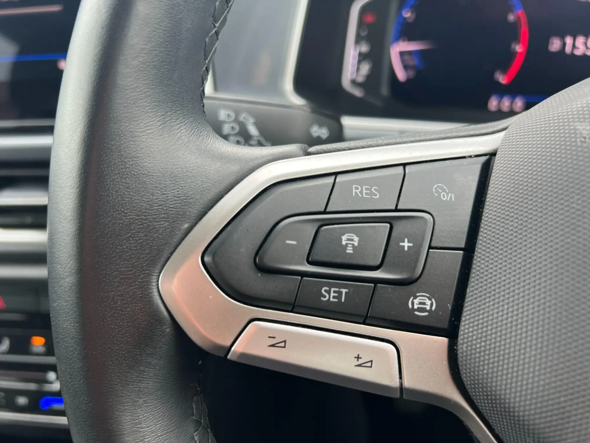 Volkswagen T-Roc Image 15