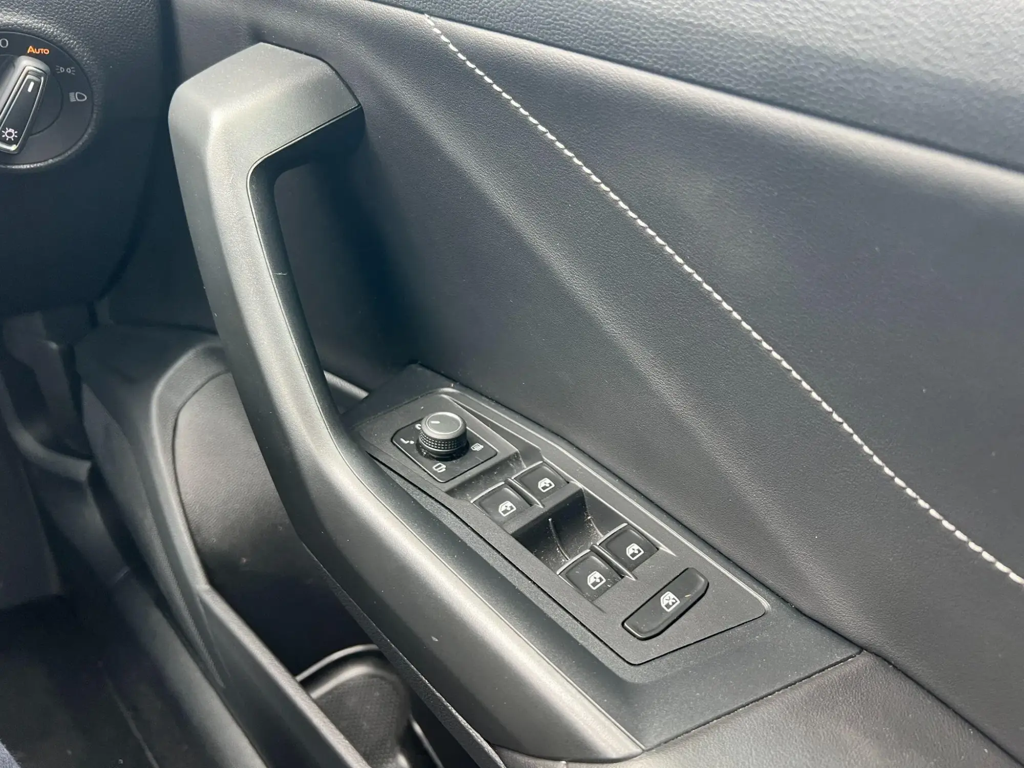 Volkswagen T-Roc Image 21