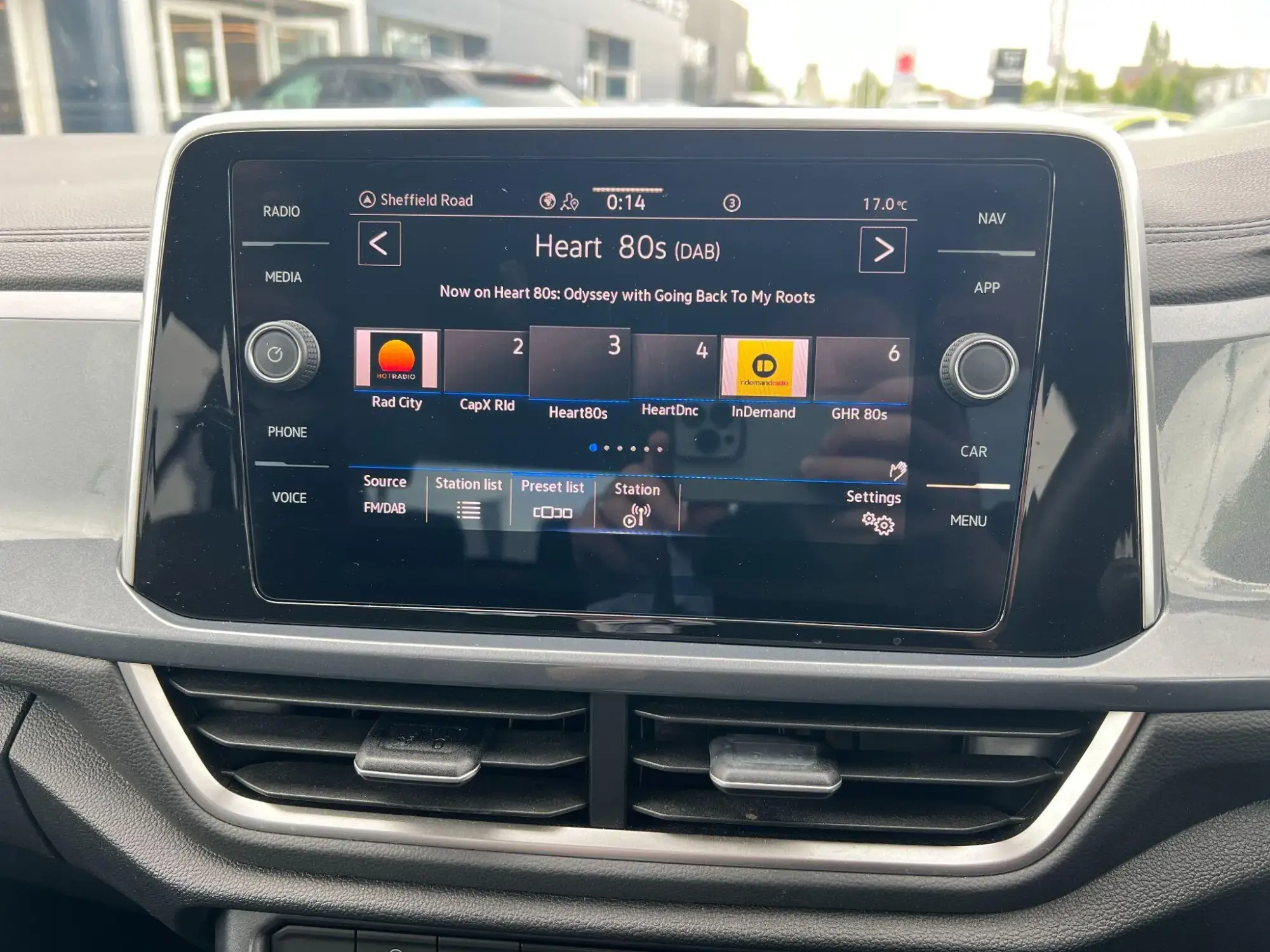 Volkswagen T-Roc Image 24