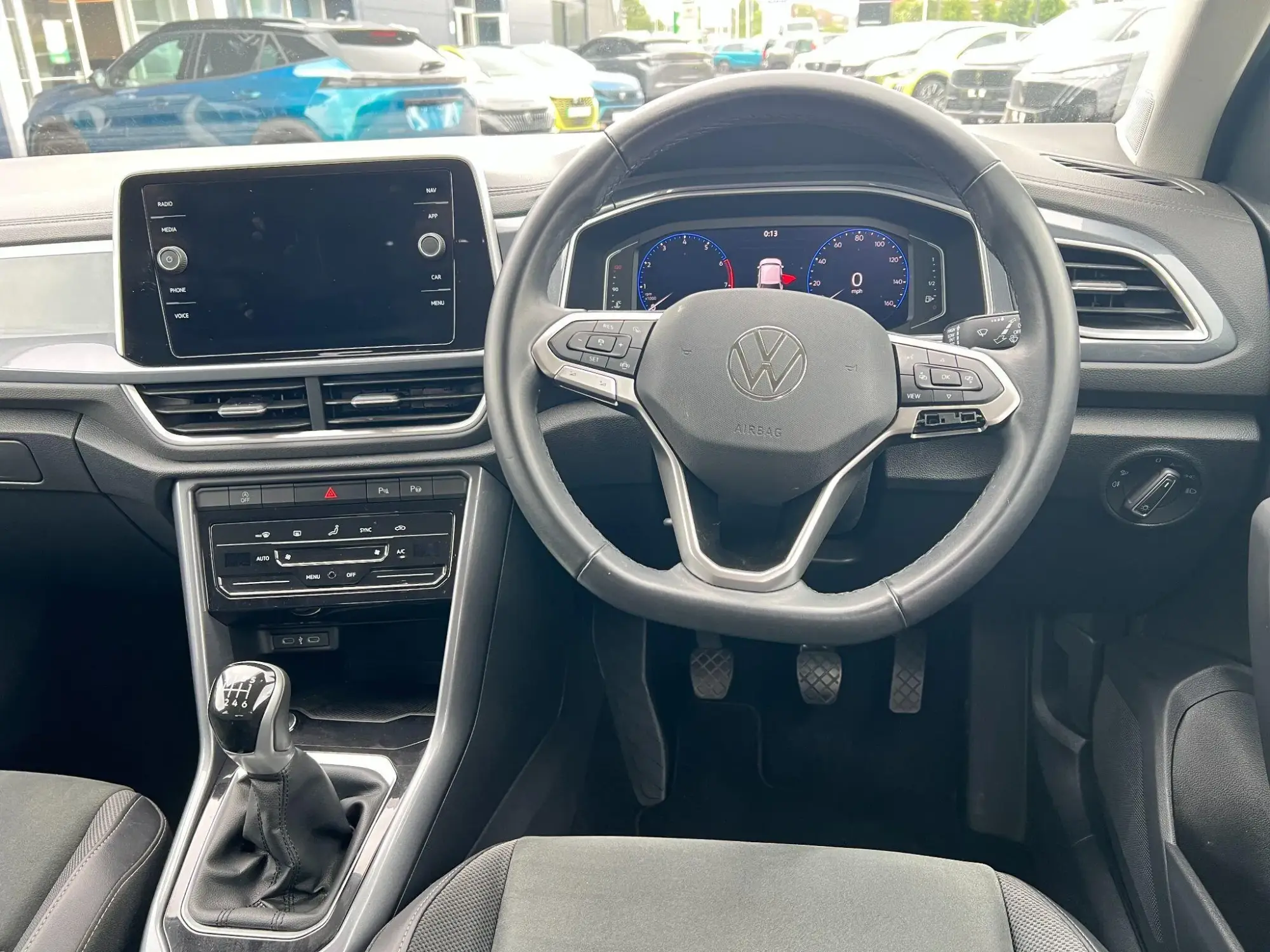 Volkswagen T-Roc Image 29