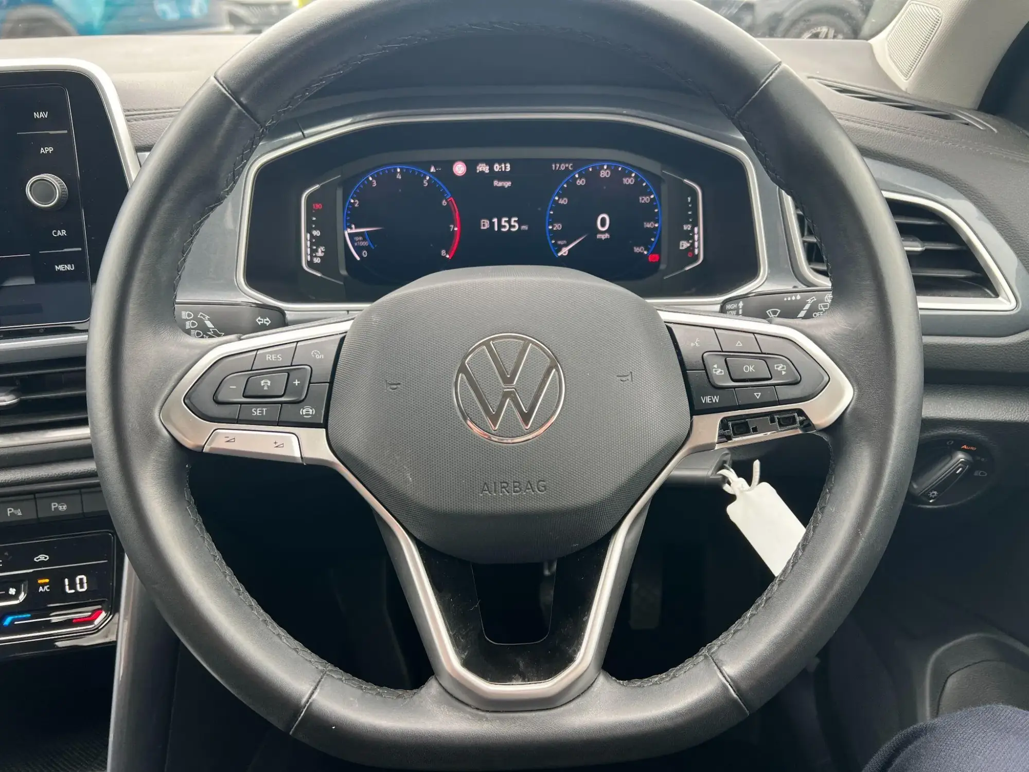 Volkswagen T-Roc Image 30