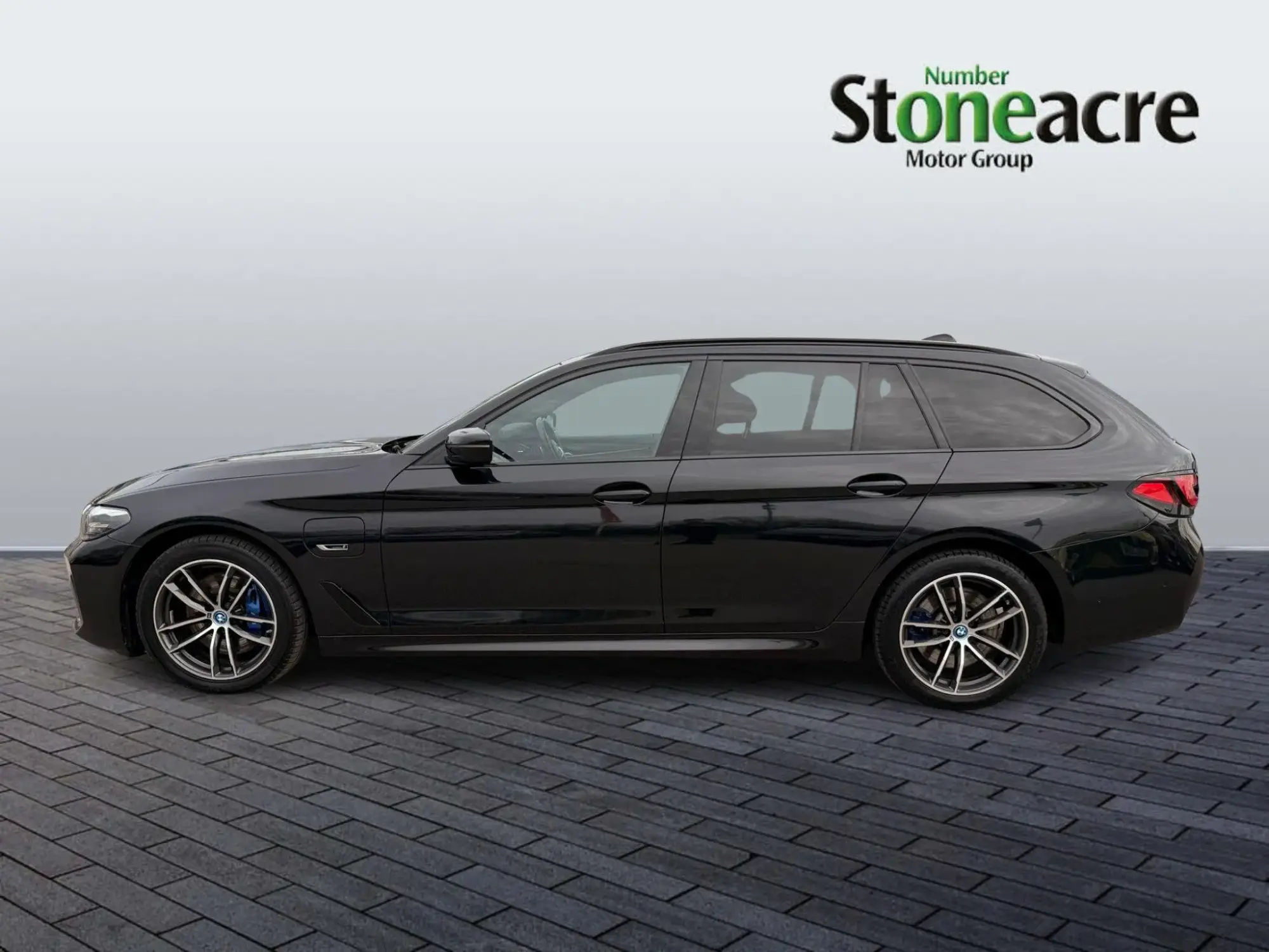 BMW 5 Series Image 5