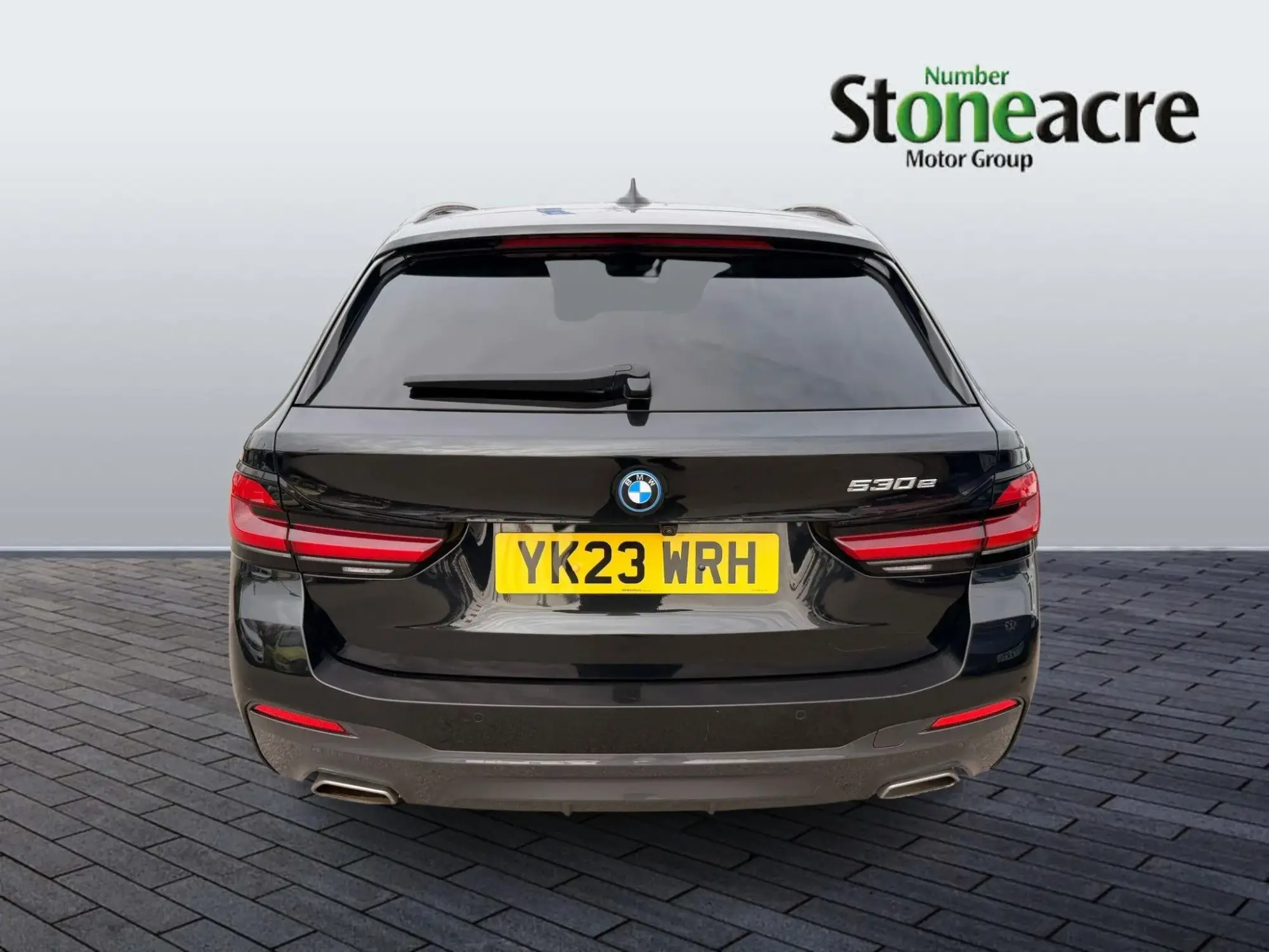 BMW 5 Series Image 6