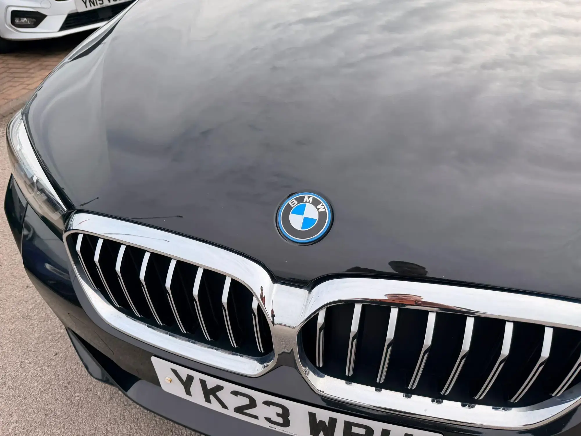 BMW 5 Series Image 9