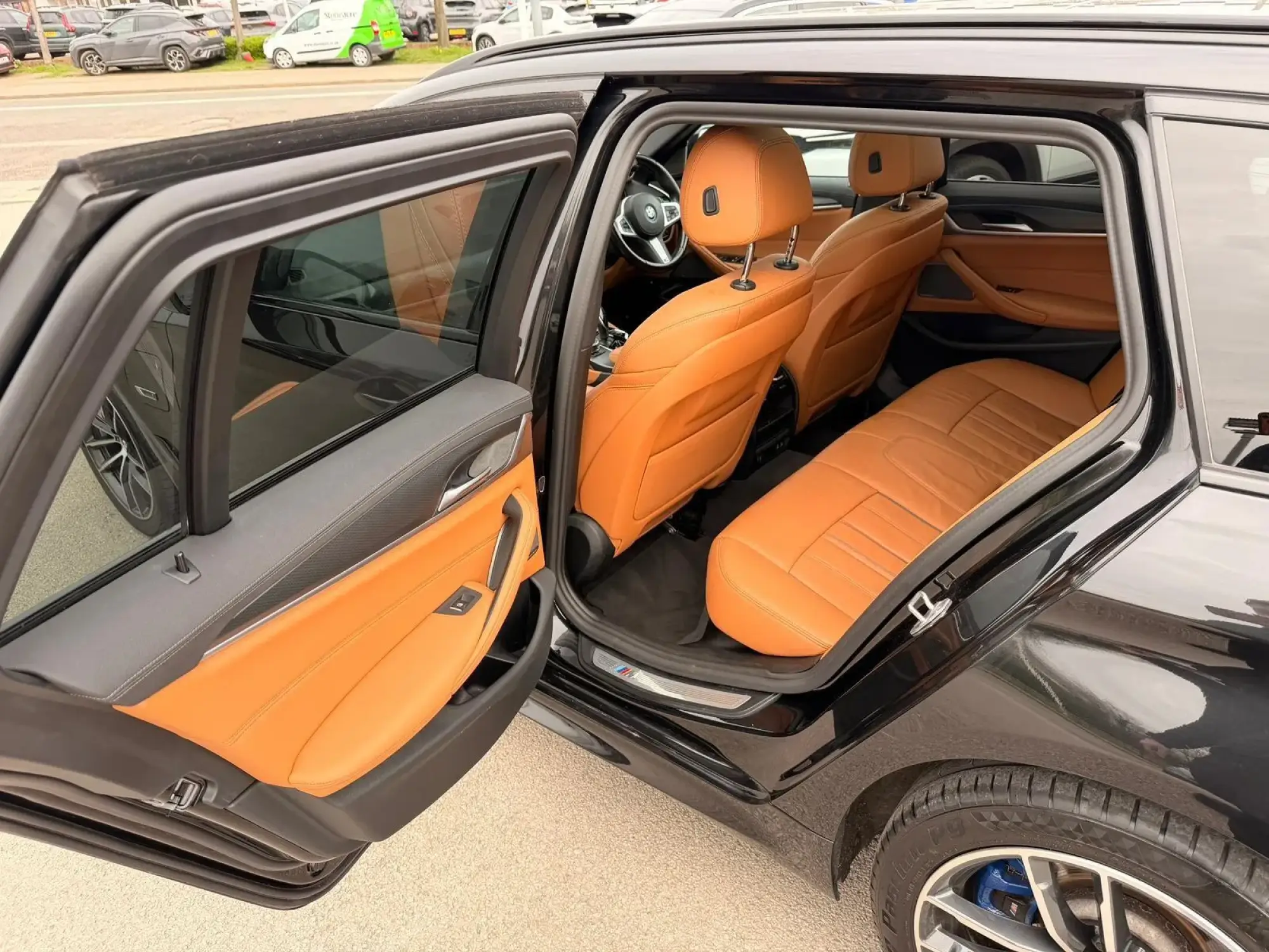BMW 5 Series Image 24