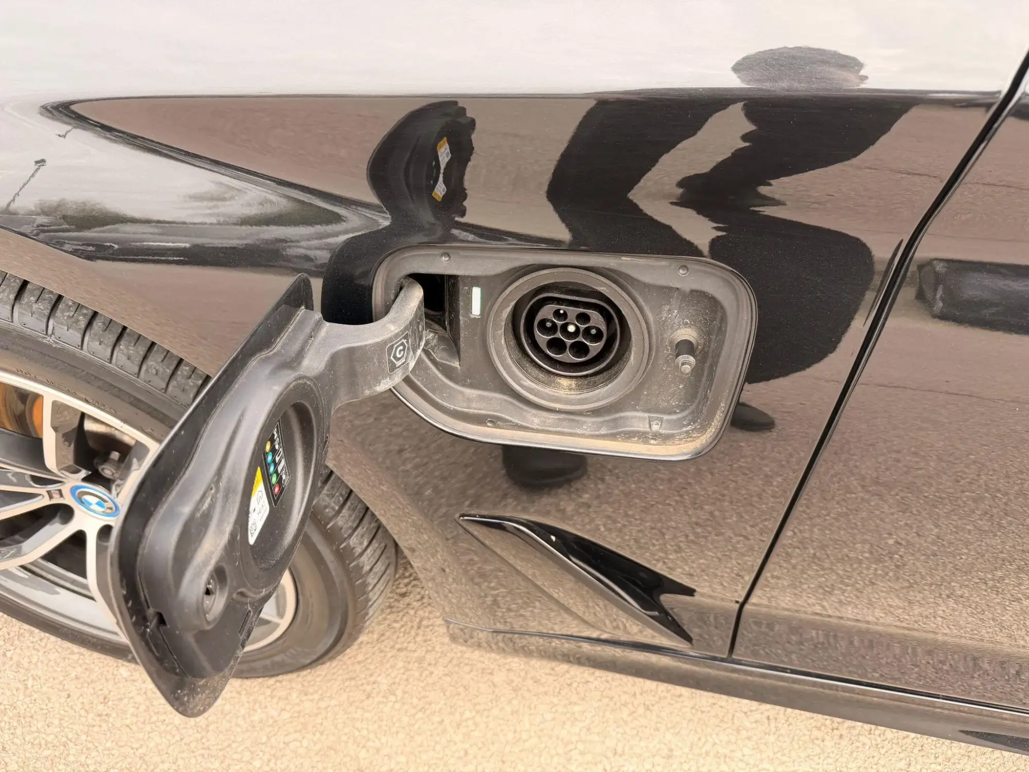 BMW 5 Series Image 25
