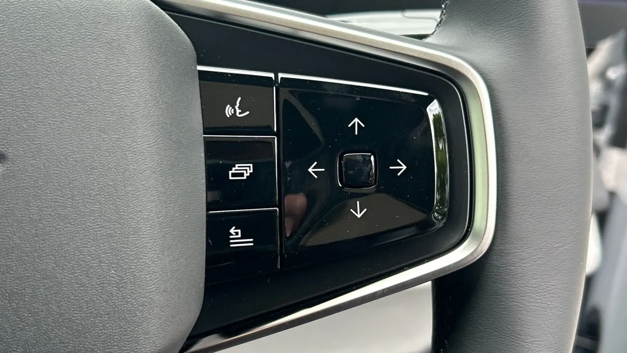 Polestar 4 SUV Image 10