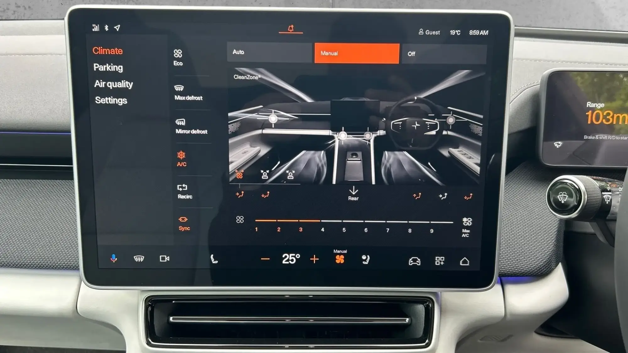 Polestar 4 SUV Image 15