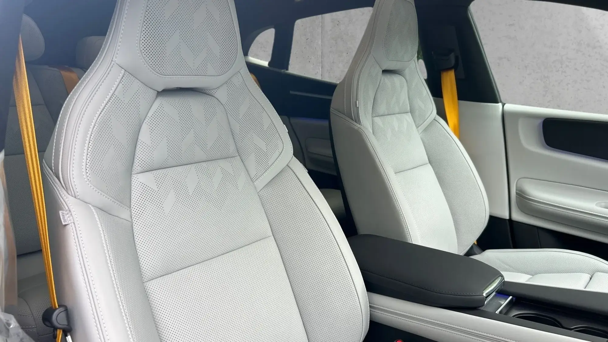 Polestar 4 SUV Image 19