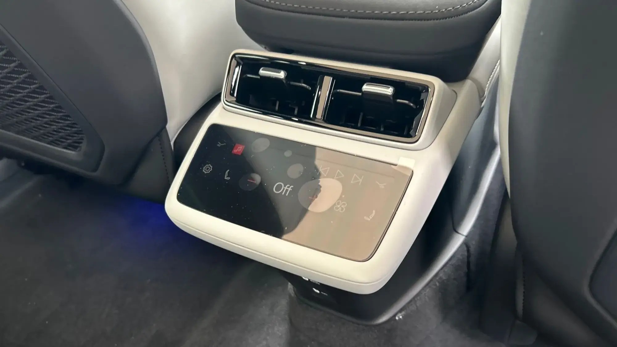 Polestar 4 SUV Image 22
