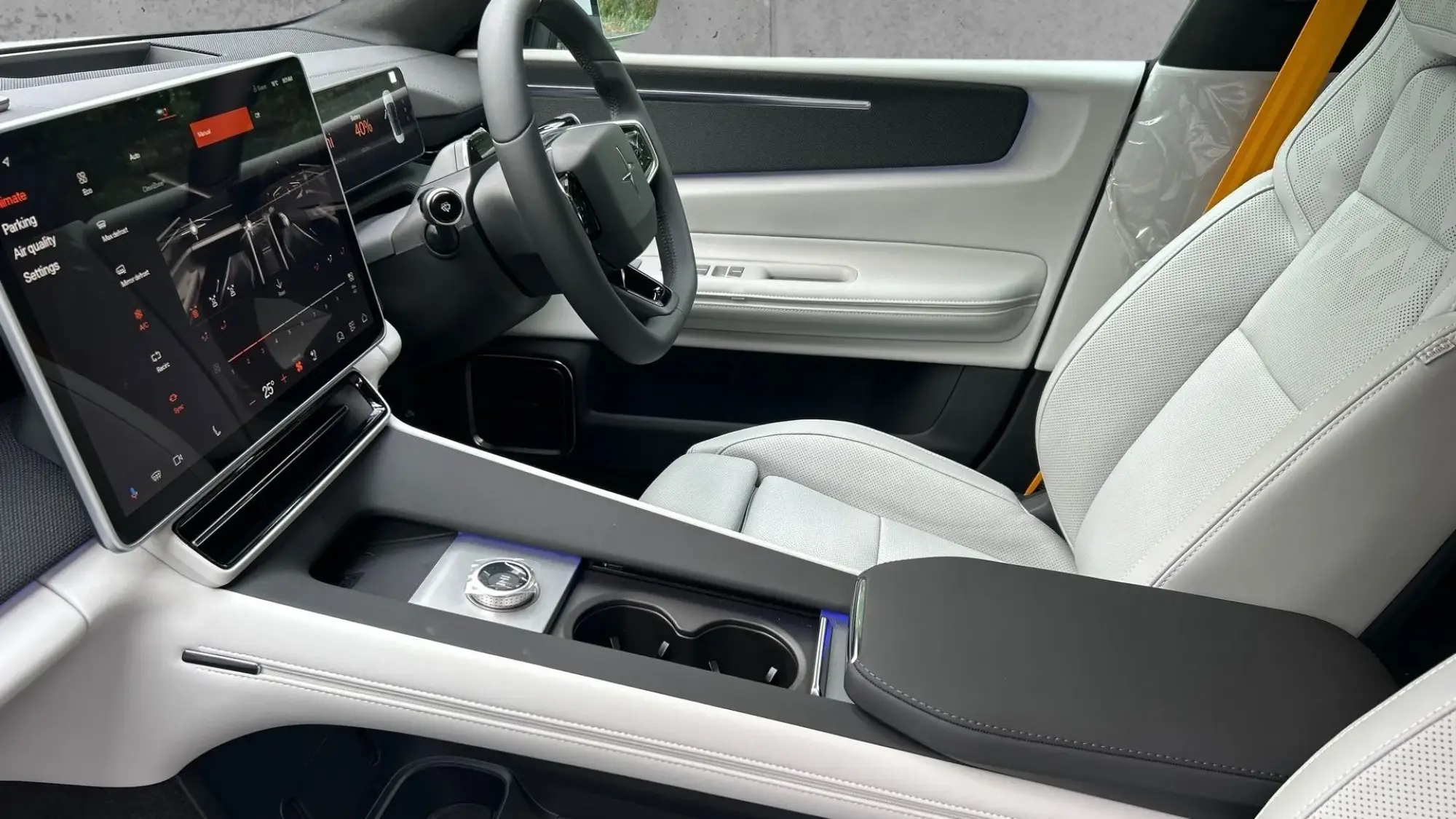 Polestar 4 SUV Image 24