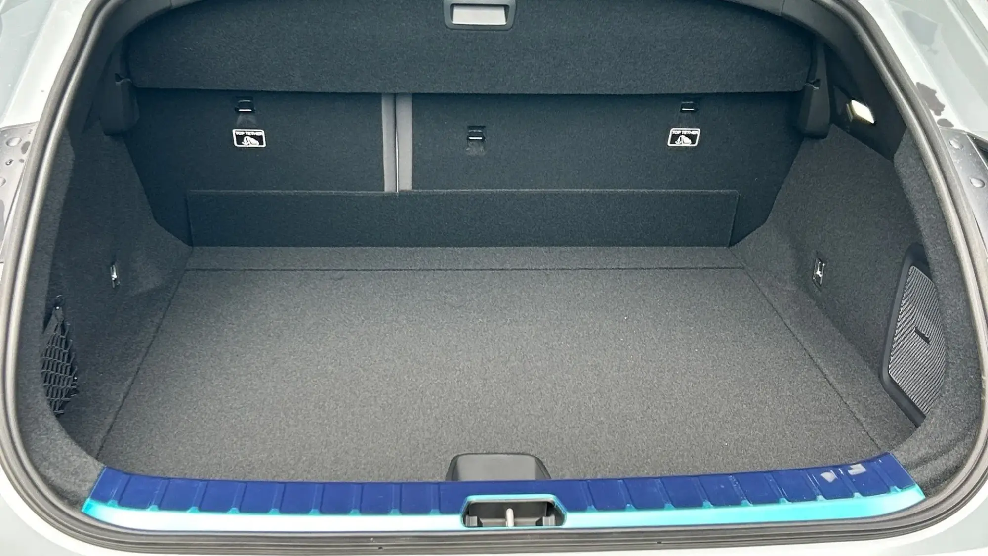 Polestar 4 SUV Image 28