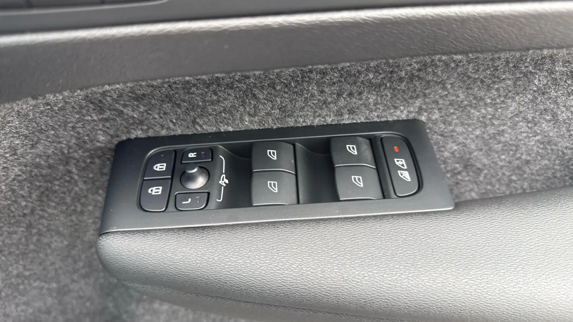 Volvo XC40 Image 25