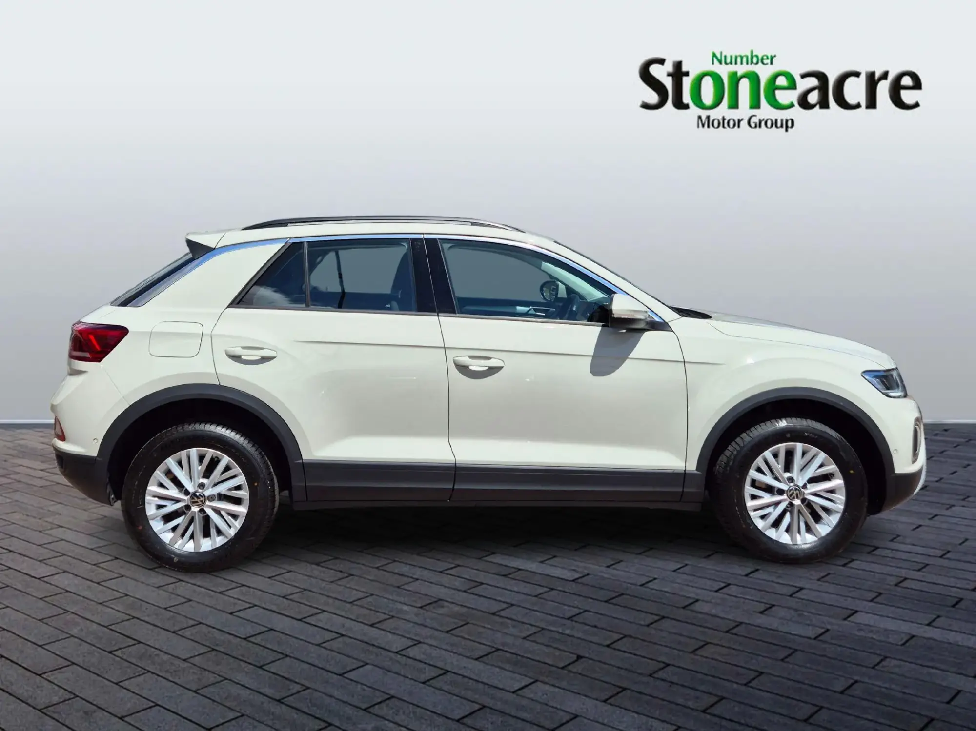 Volkswagen T-Roc 1.5 TSI Life DSG 2WD Euro 6 (s/s) 5dr NJ24OWX Image 2