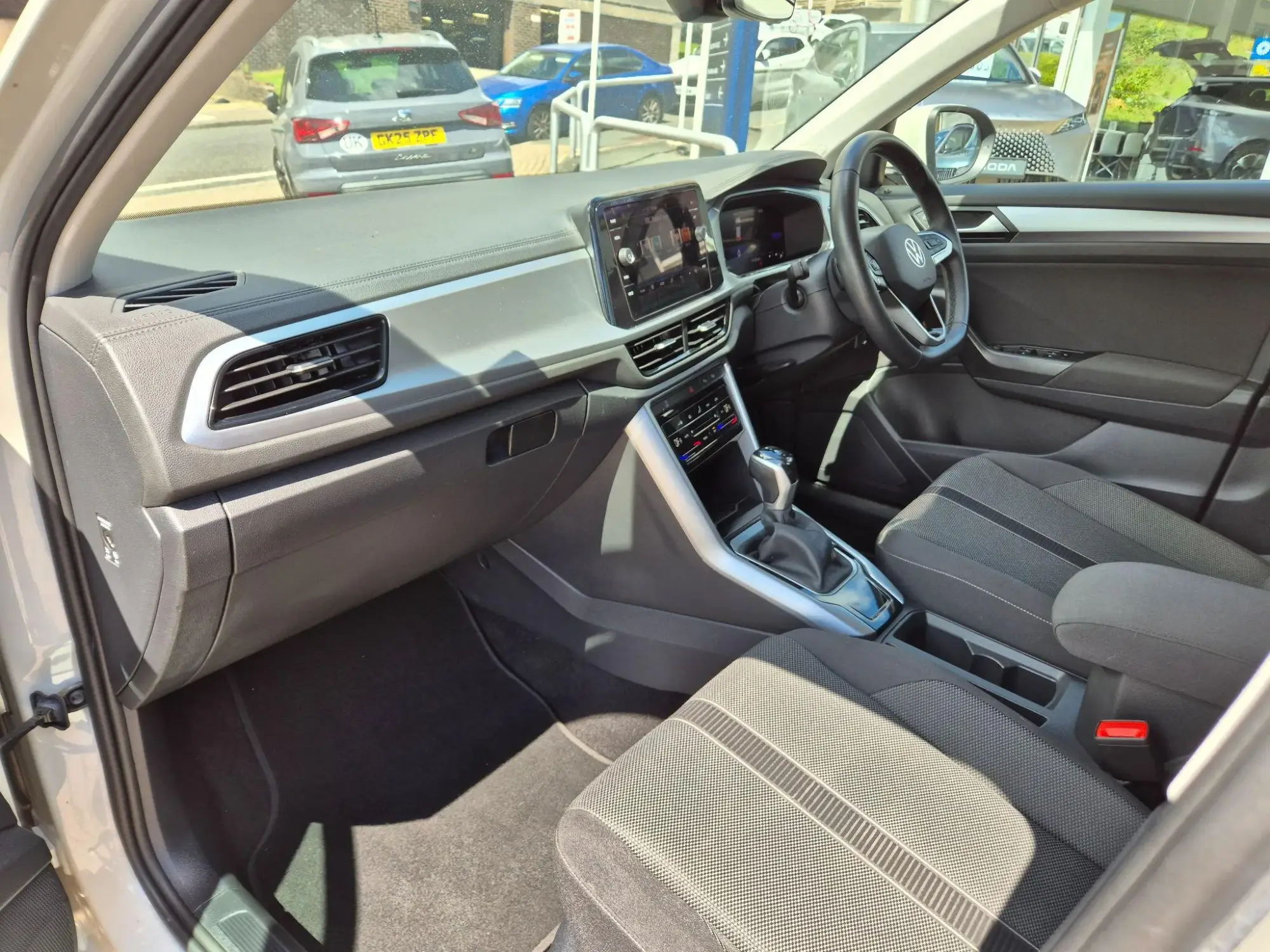 Volkswagen T-Roc Image 12 Volkswagen T-Roc Image 12