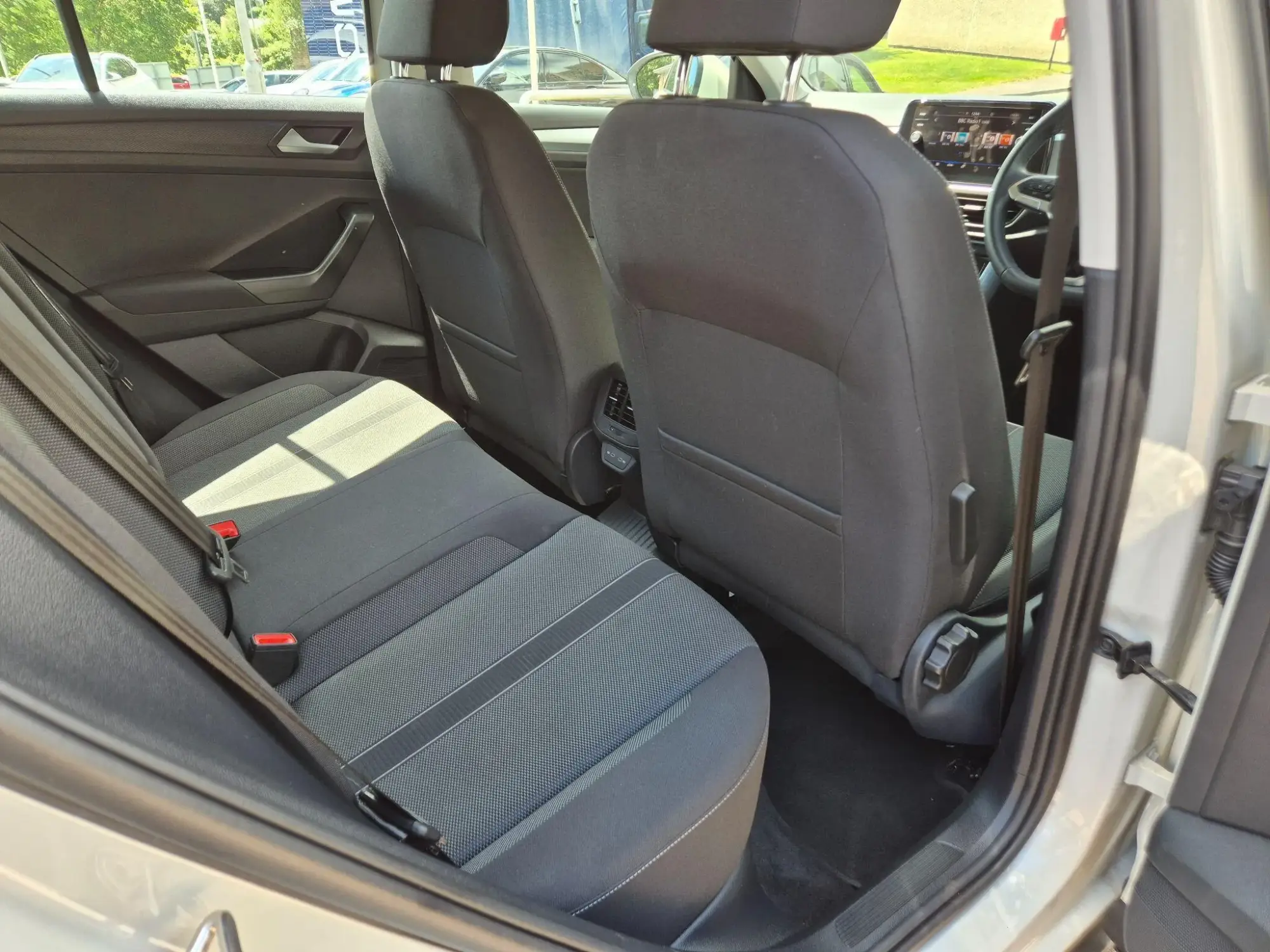 Volkswagen T-Roc Image 18 Volkswagen T-Roc Image 18