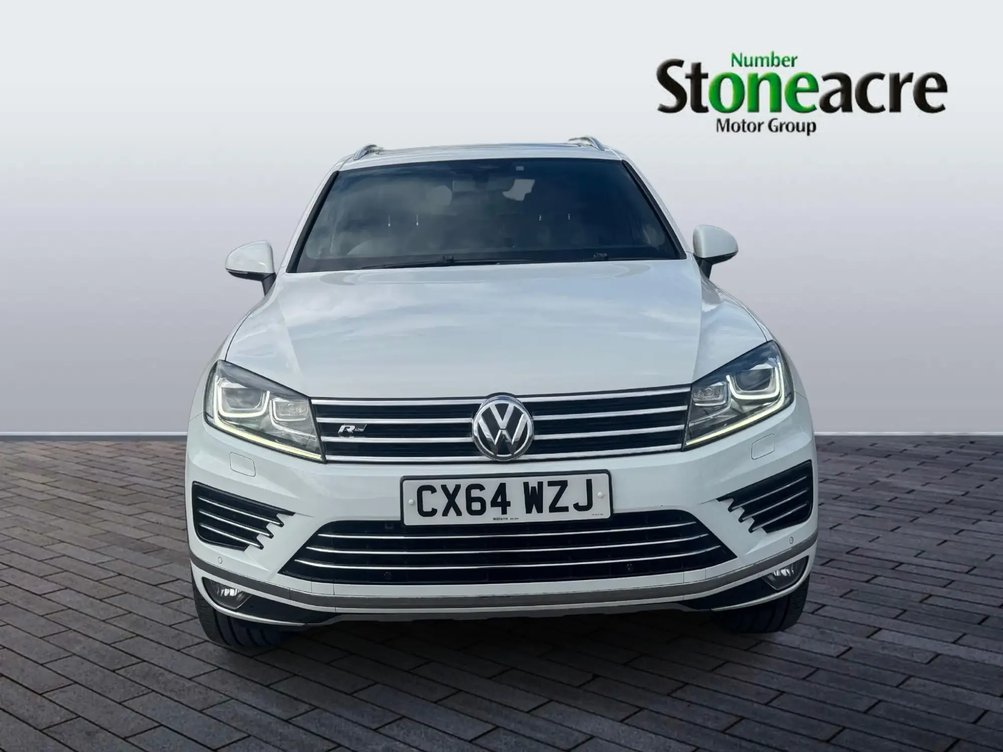 Volkswagen Touareg 3.0 TDI V6 BlueMotion Tech R-Line Tiptronic 4WD Euro 6 (s/s) 5dr CX64WZJ Image 2