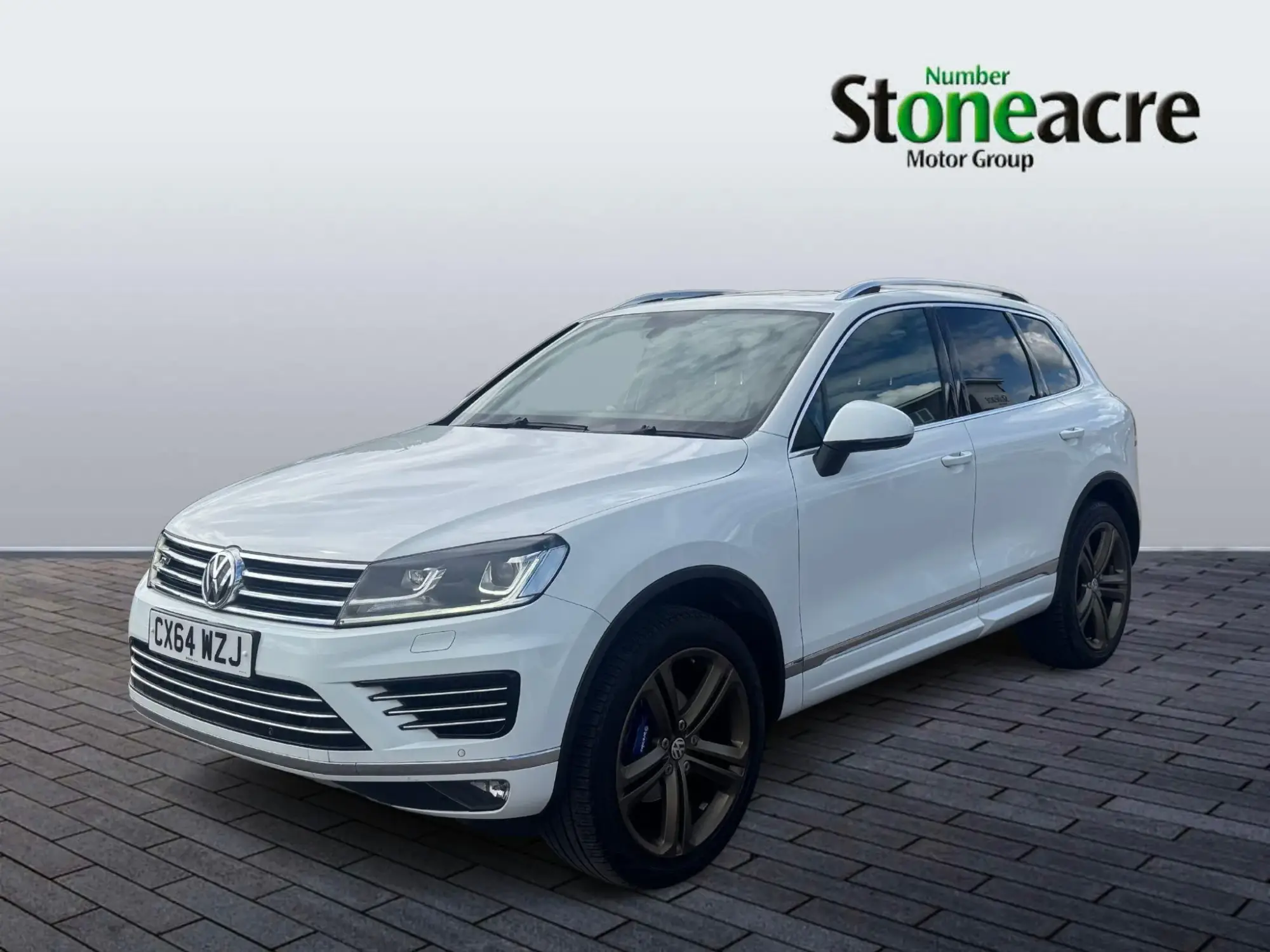 Volkswagen Touareg 3.0 TDI V6 BlueMotion Tech R-Line Tiptronic 4WD Euro 6 (s/s) 5dr CX64WZJ Image 3