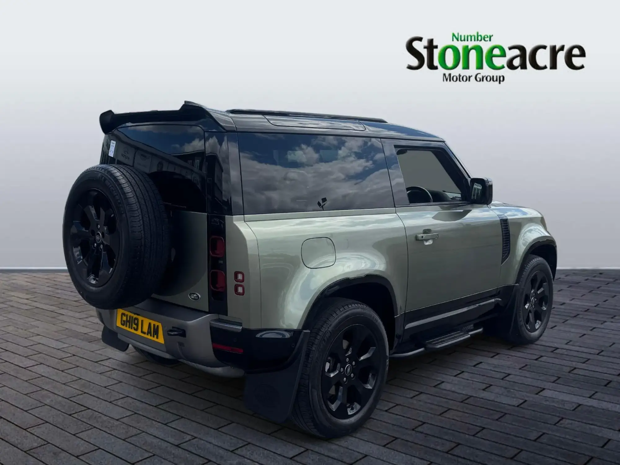 Land Rover Defender 90 3.0 D250 MHEV X-Dynamic SE Auto 4WD Euro 6 (s/s) 3dr KP22MHU Image 3