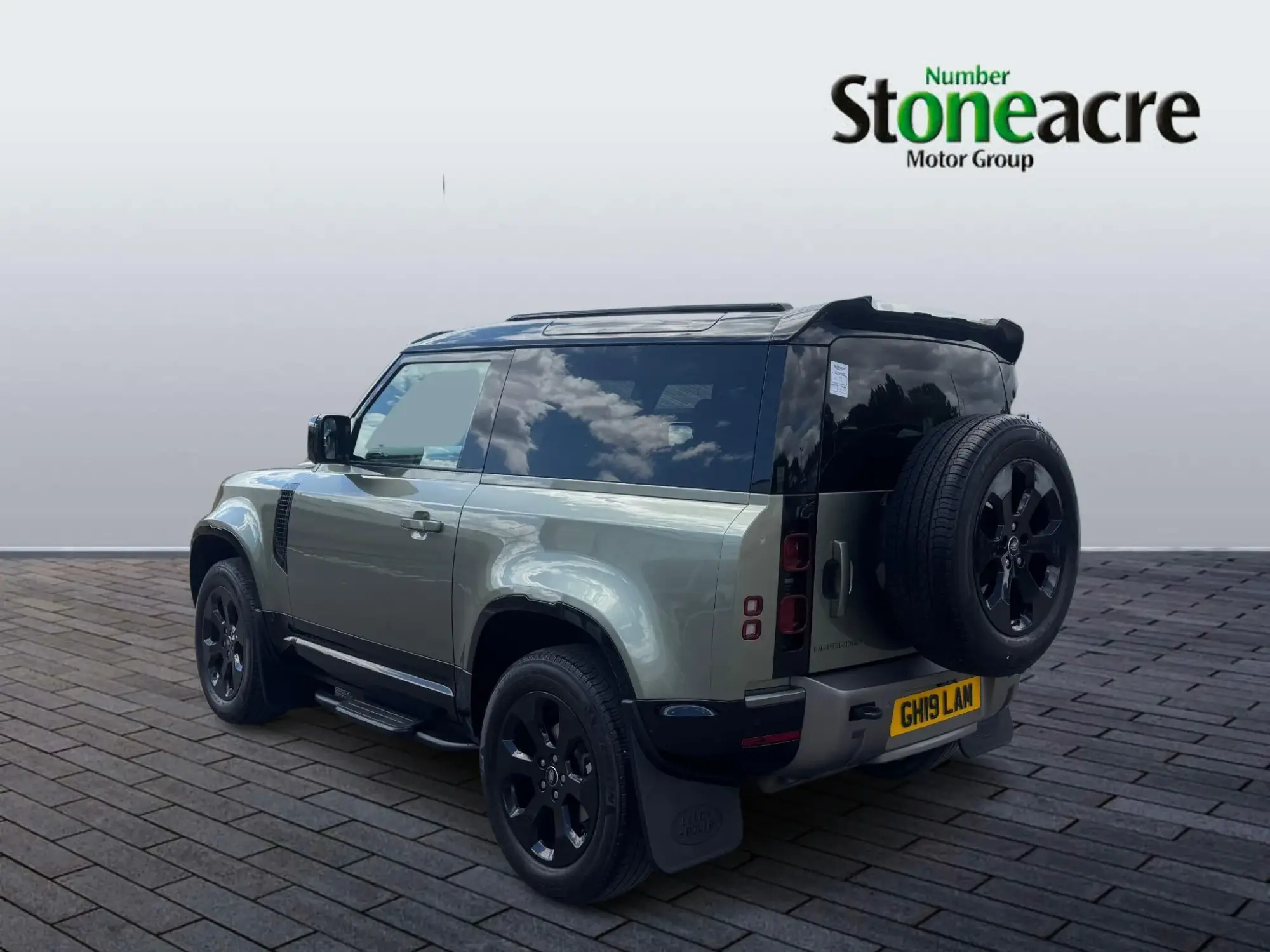 Land Rover Defender 90 Image 5 Land Rover Defender 90 Image 5