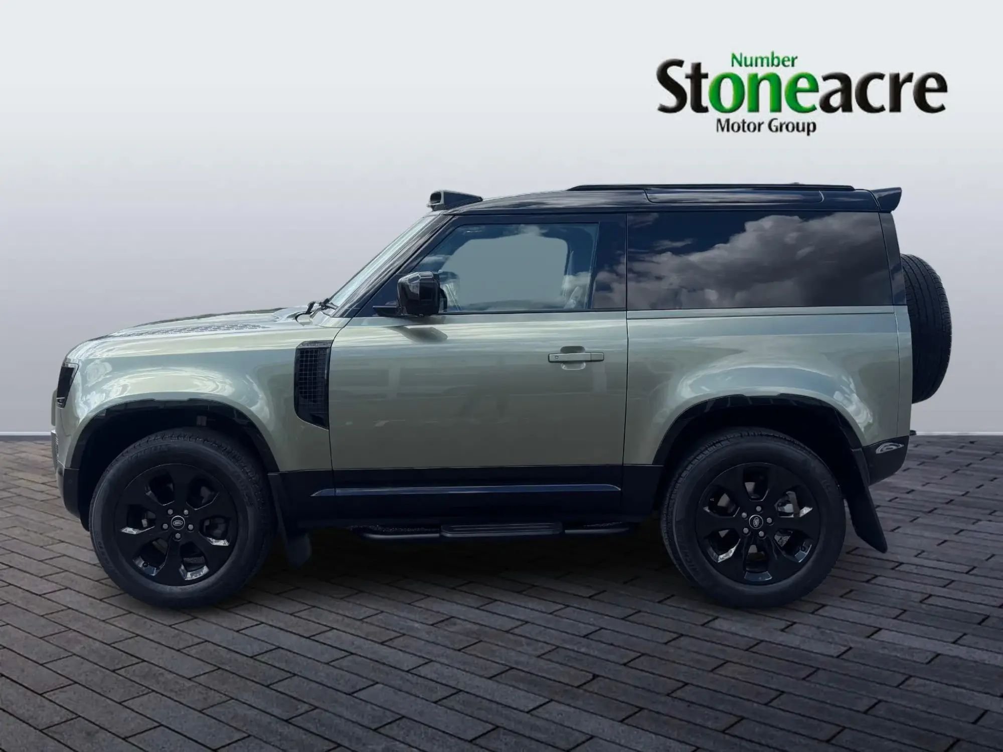 Land Rover Defender 90 Image 6 Land Rover Defender 90 Image 6