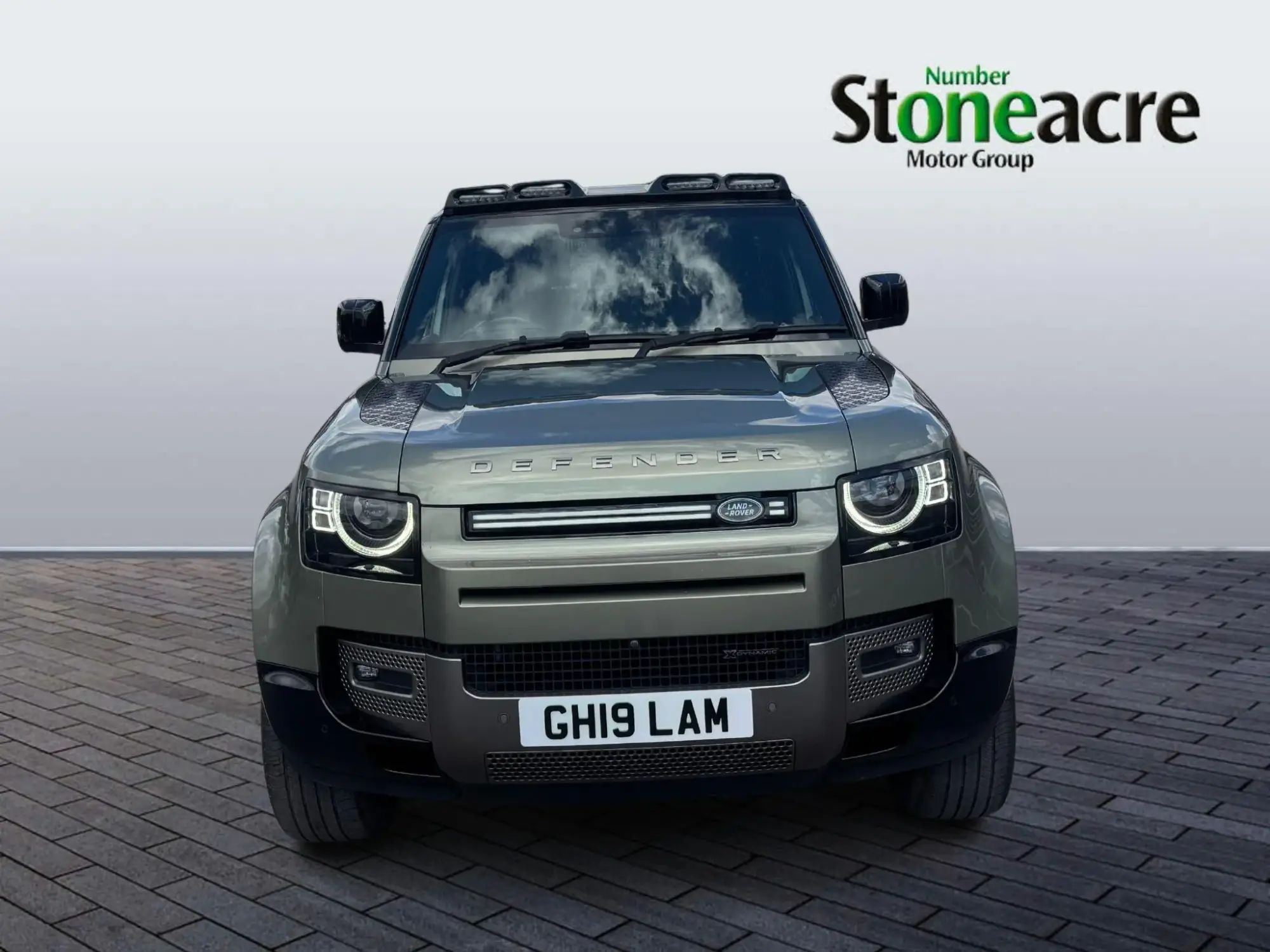 Land Rover Defender 90 Image 8 Land Rover Defender 90 Image 8
