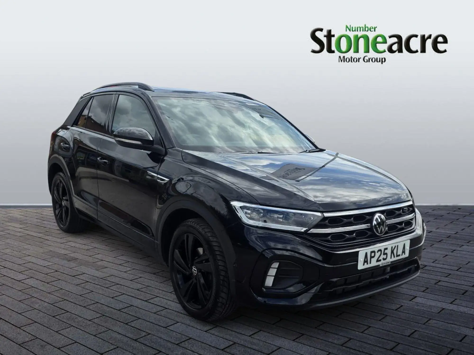 Volkswagen T-Roc 1.5 TSI Black Edition DSG Euro 6 (s/s) 5dr AP25KLA Image 1 Volkswagen T-Roc 1.5 TSI Black Edition DSG Euro 6 (s/s) 5dr AP25KLA Image 1