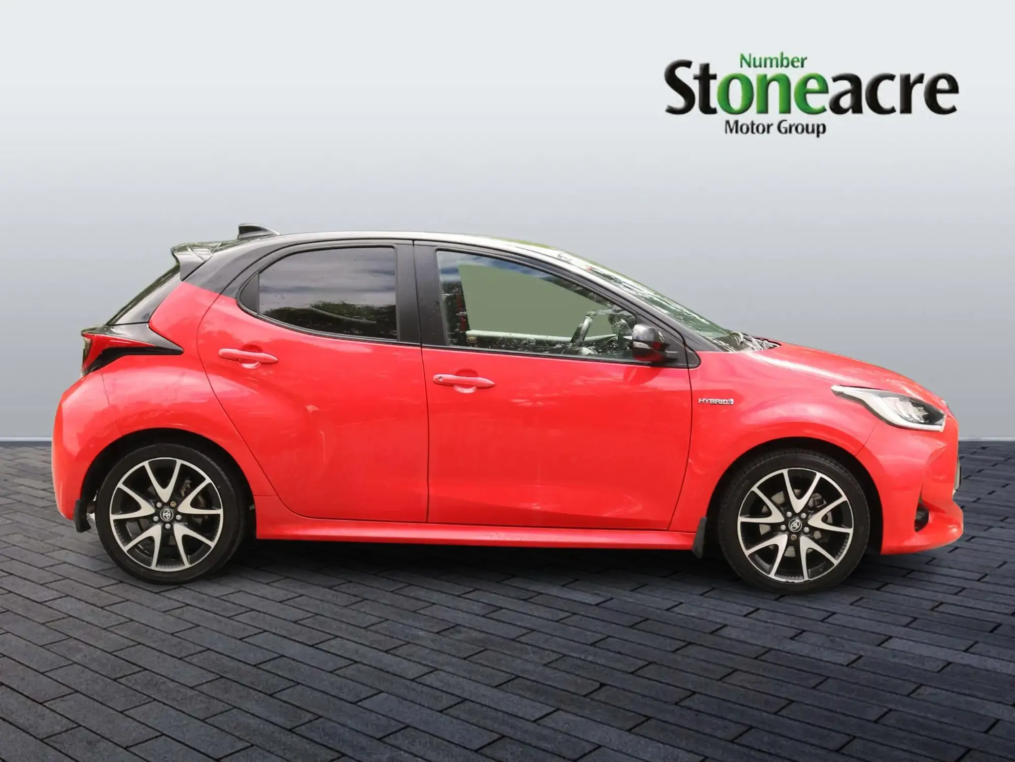Toyota Yaris 1.5 Hybrid Launch Edition 5dr CVT CX70YWZ Image 2