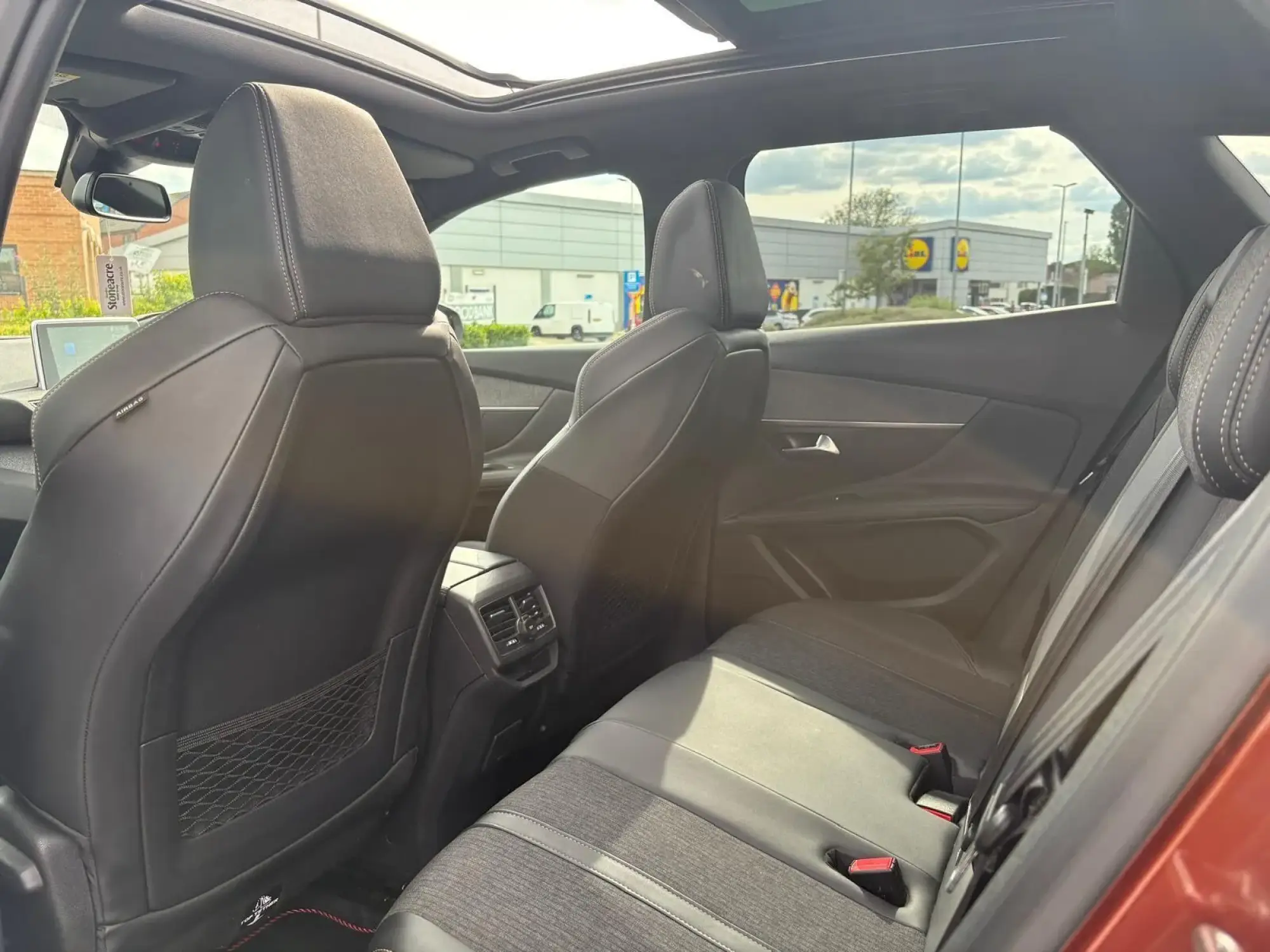 Peugeot 3008 Image 9