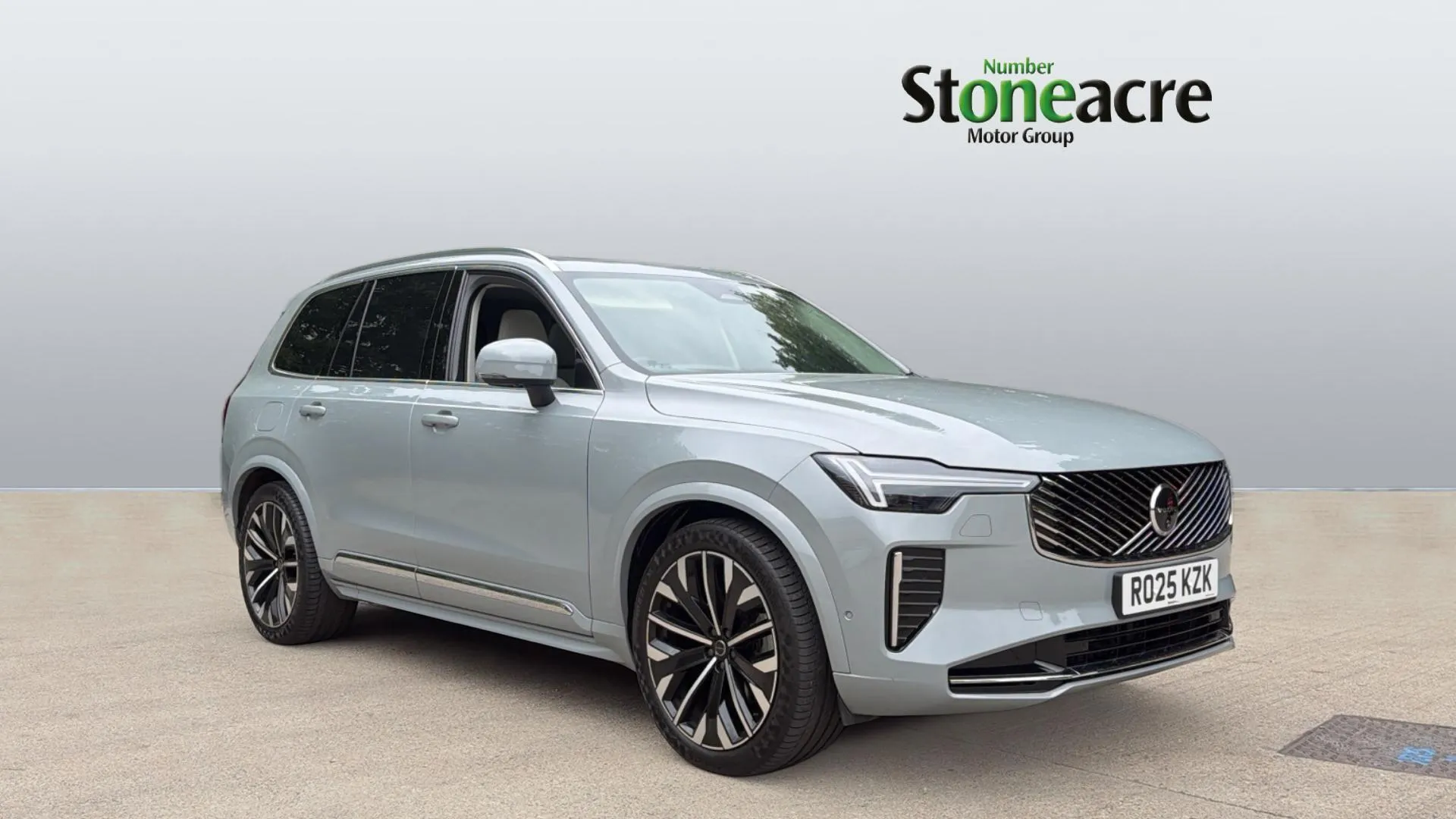 Volvo XC90 listing photo