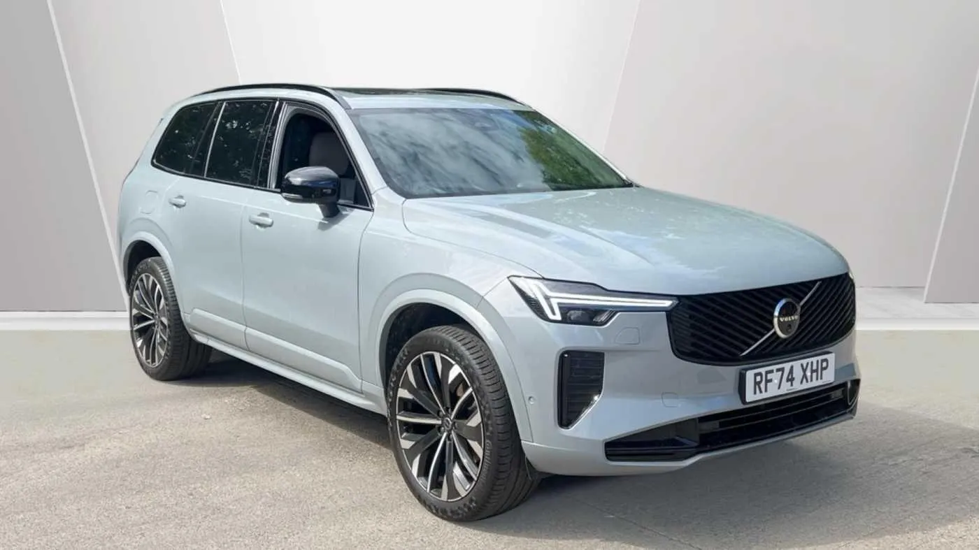 Volvo XC90 listing photo