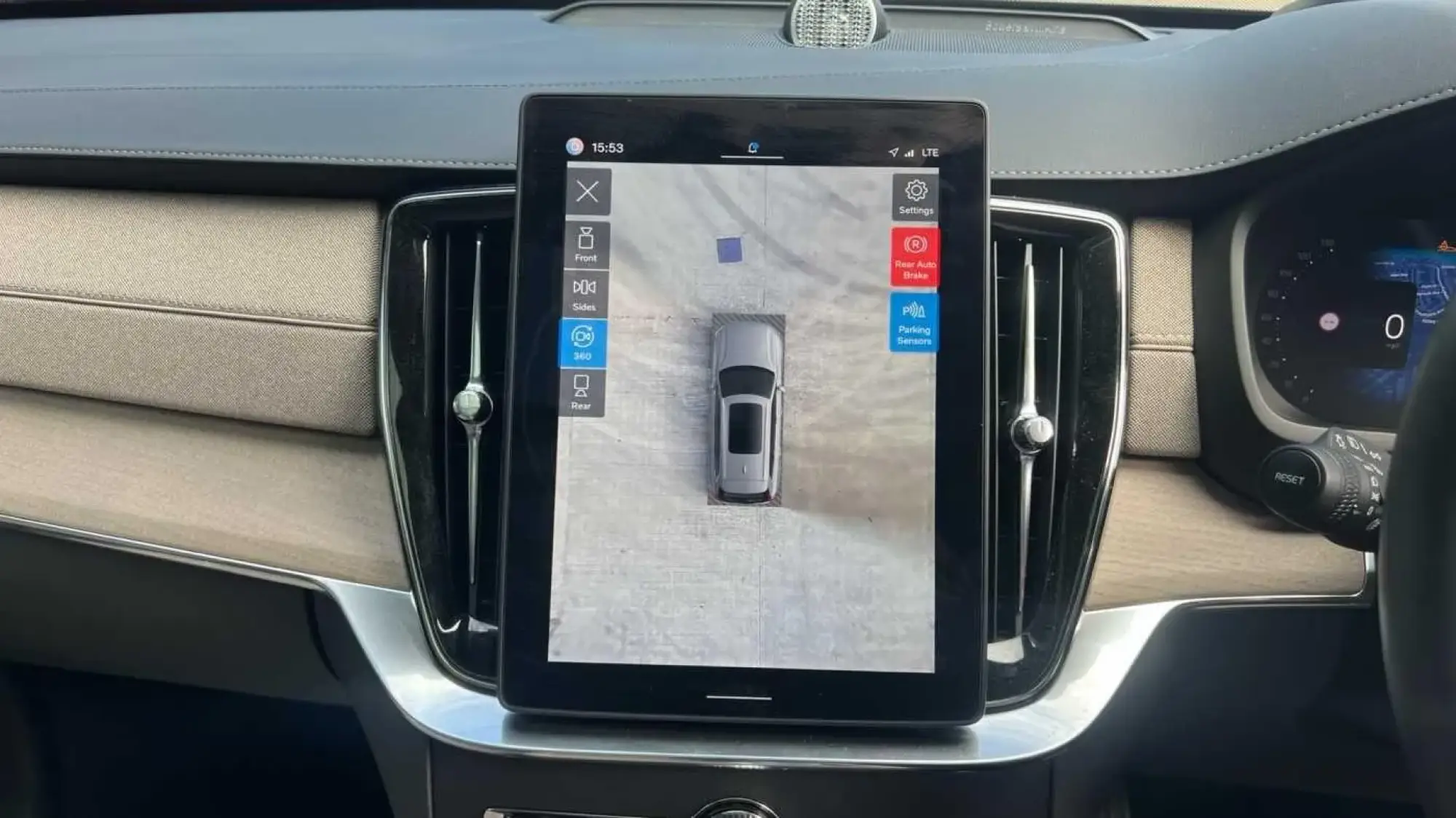 Volvo XC90 Image 28 Volvo XC90 Image 28