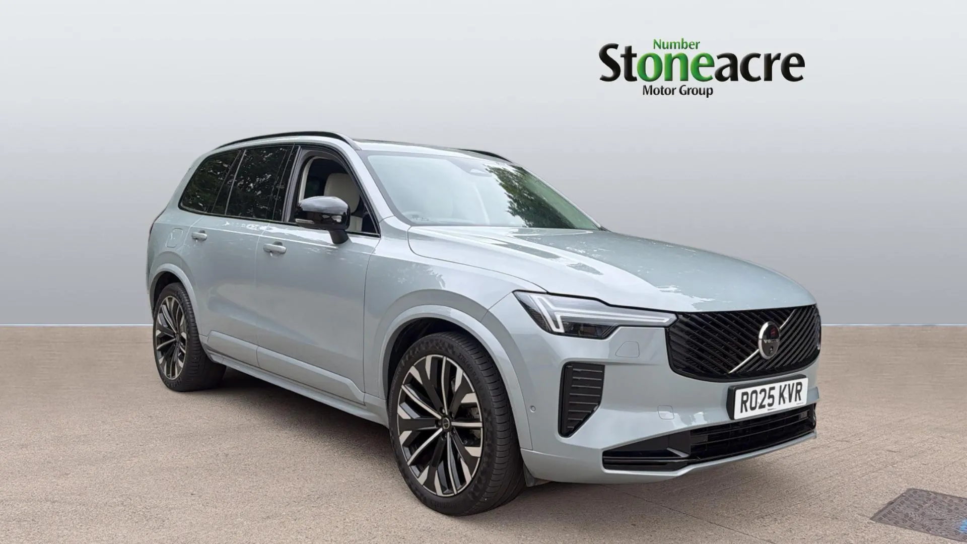 Volvo XC90 listing photo