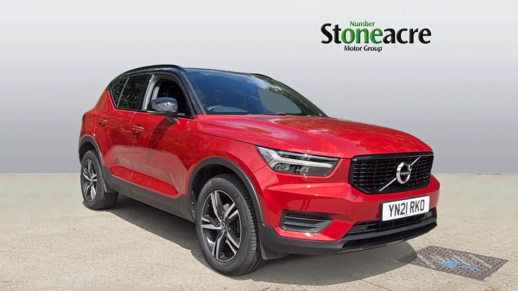 Volvo XC40 R-Design T3 (163 hp) Manual YN21RKO Image 1