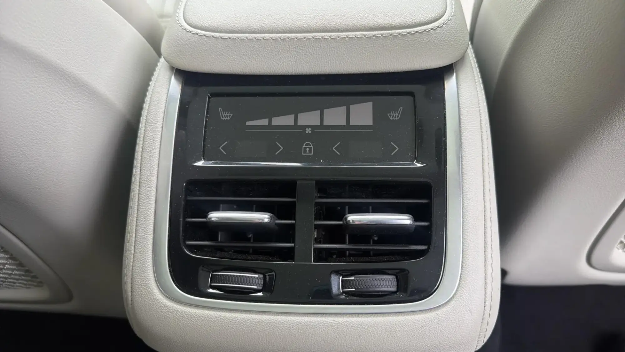 Volvo XC90 Image 37 Volvo XC90 Image 37
