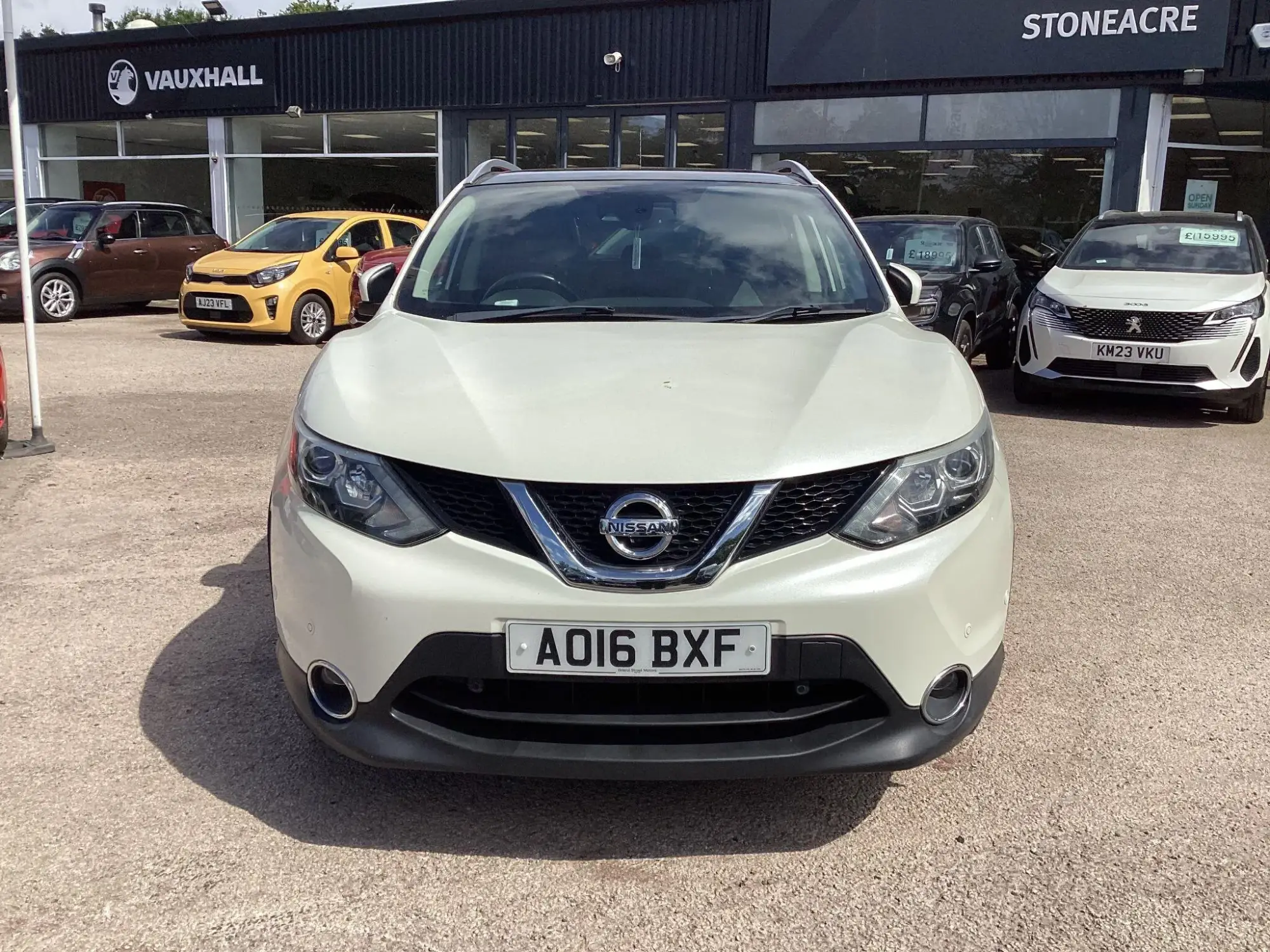 Nissan Qashqai 1.5 dCi Tekna 5dr AO16BXF Image 2