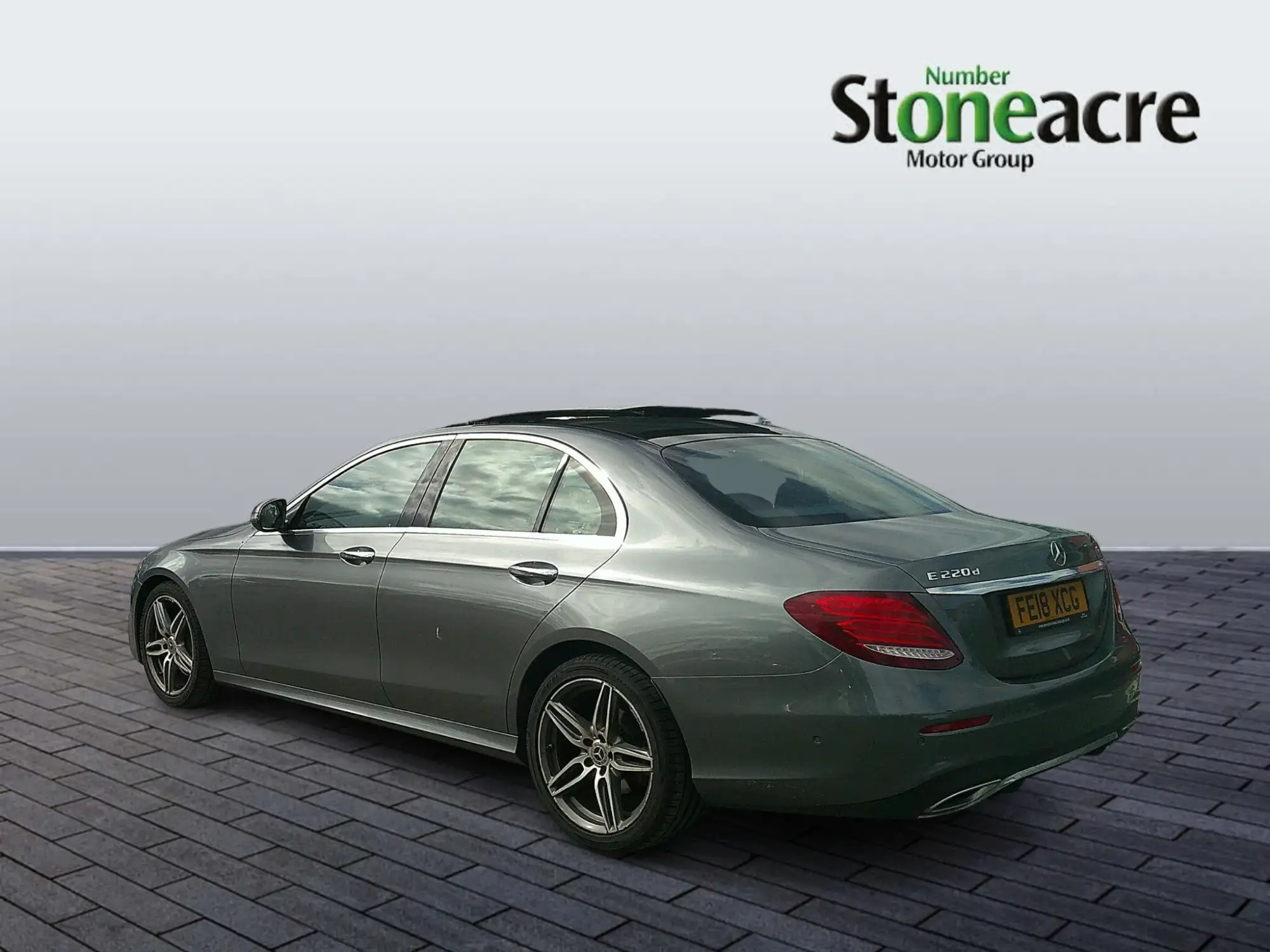 Mercedes-Benz E-Class Image 4