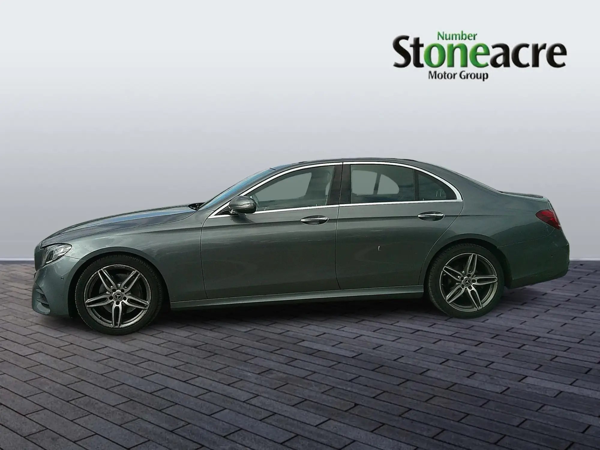 Mercedes-Benz E-Class Image 5