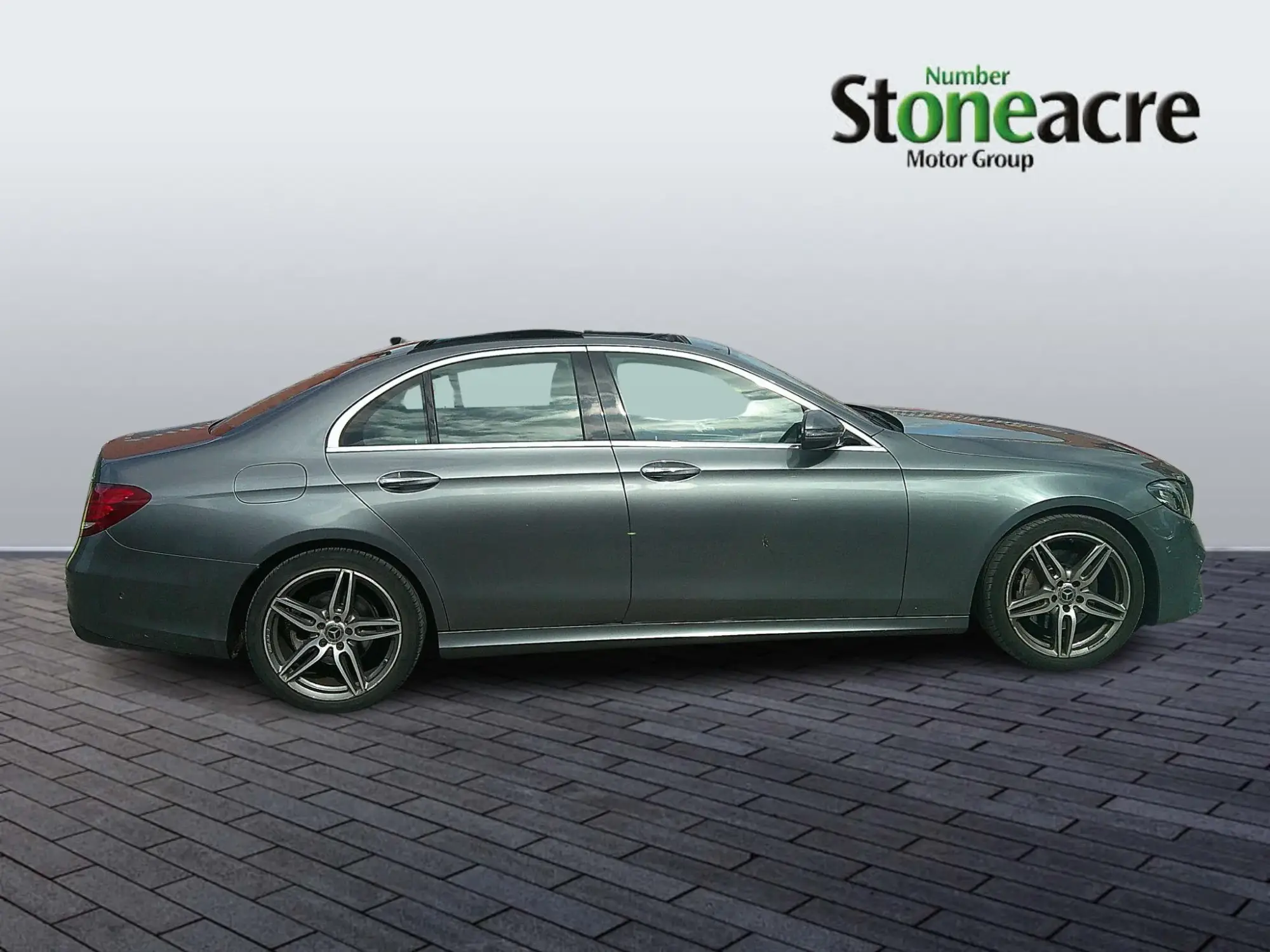 Mercedes-Benz E-Class Image 7