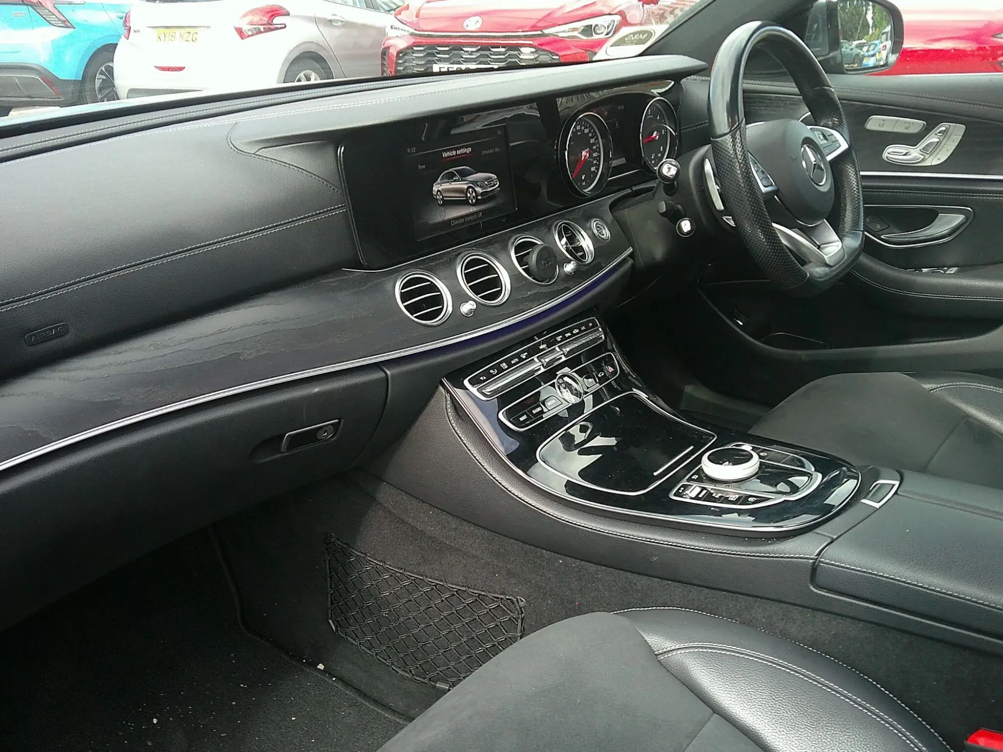 Mercedes-Benz E-Class Image 12