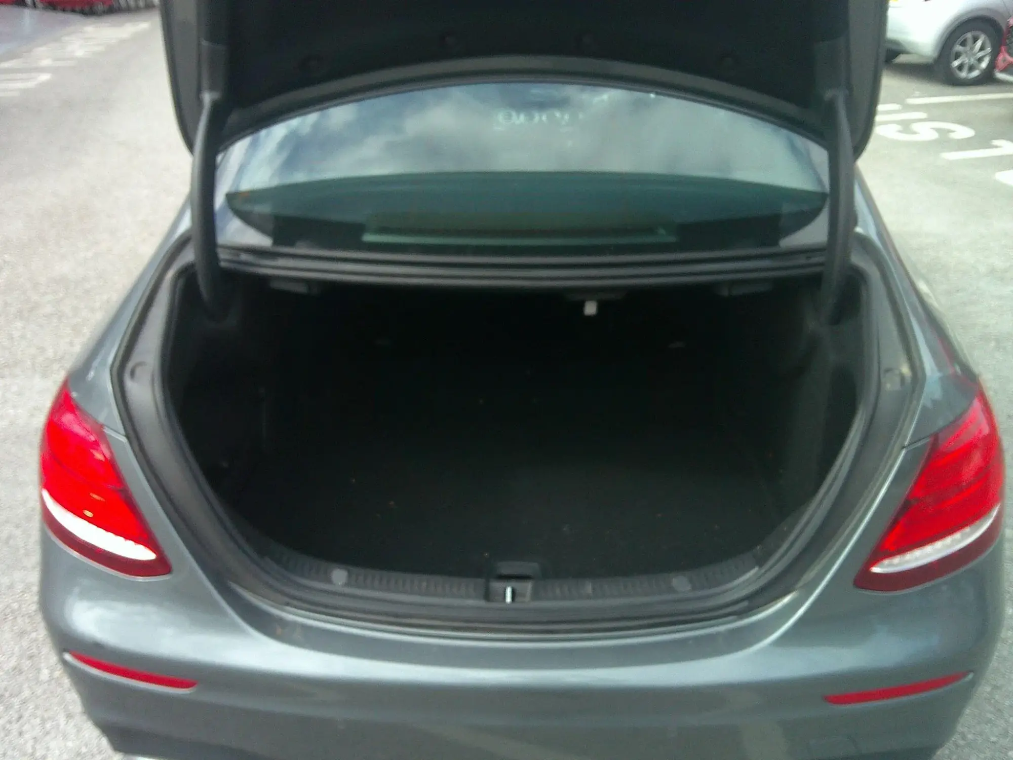 Mercedes-Benz E-Class Image 13
