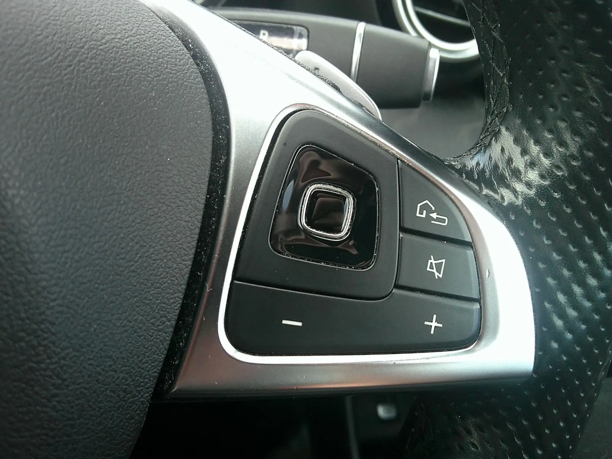 Mercedes-Benz E-Class Image 19