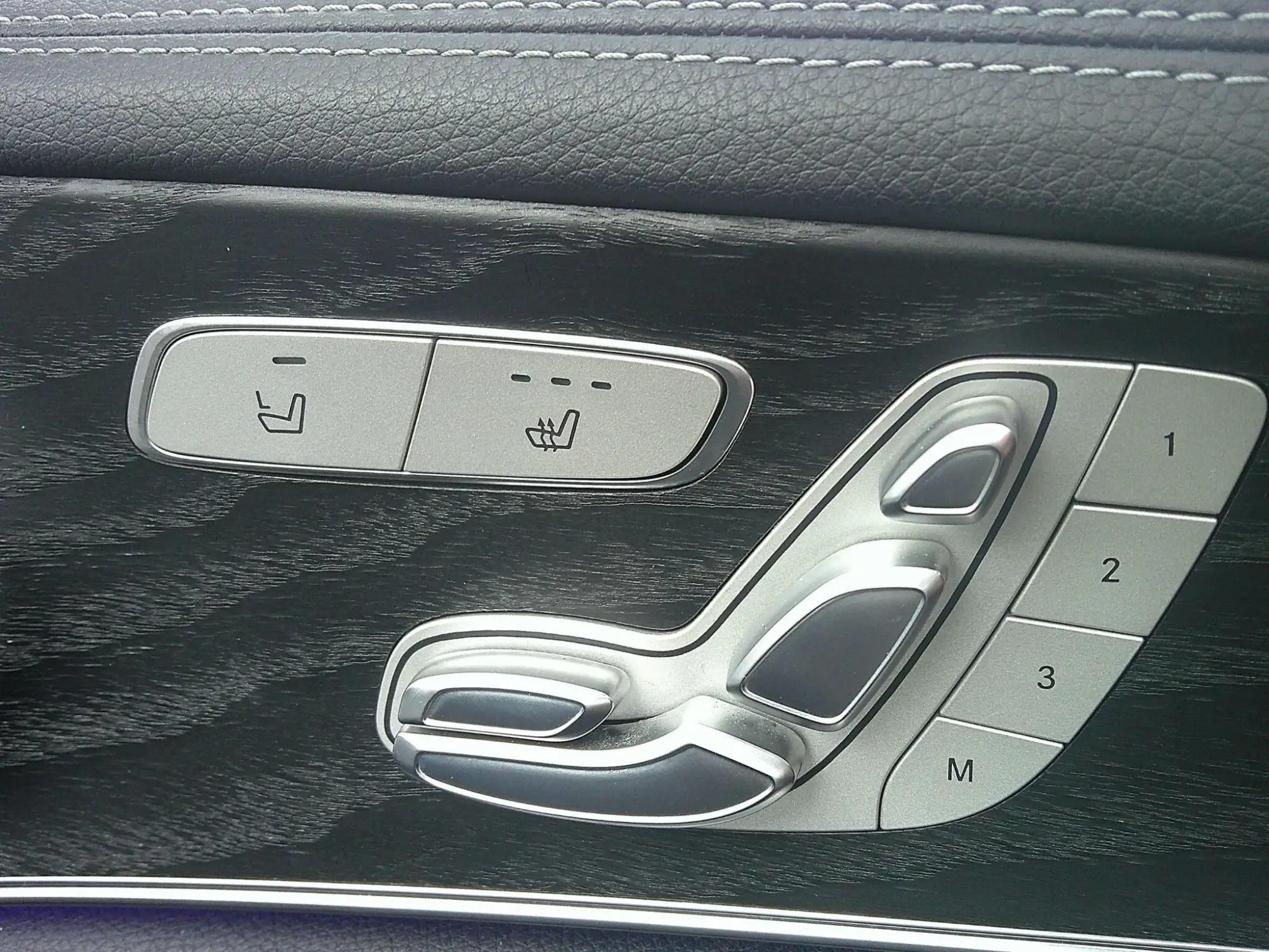 Mercedes-Benz E-Class Image 20