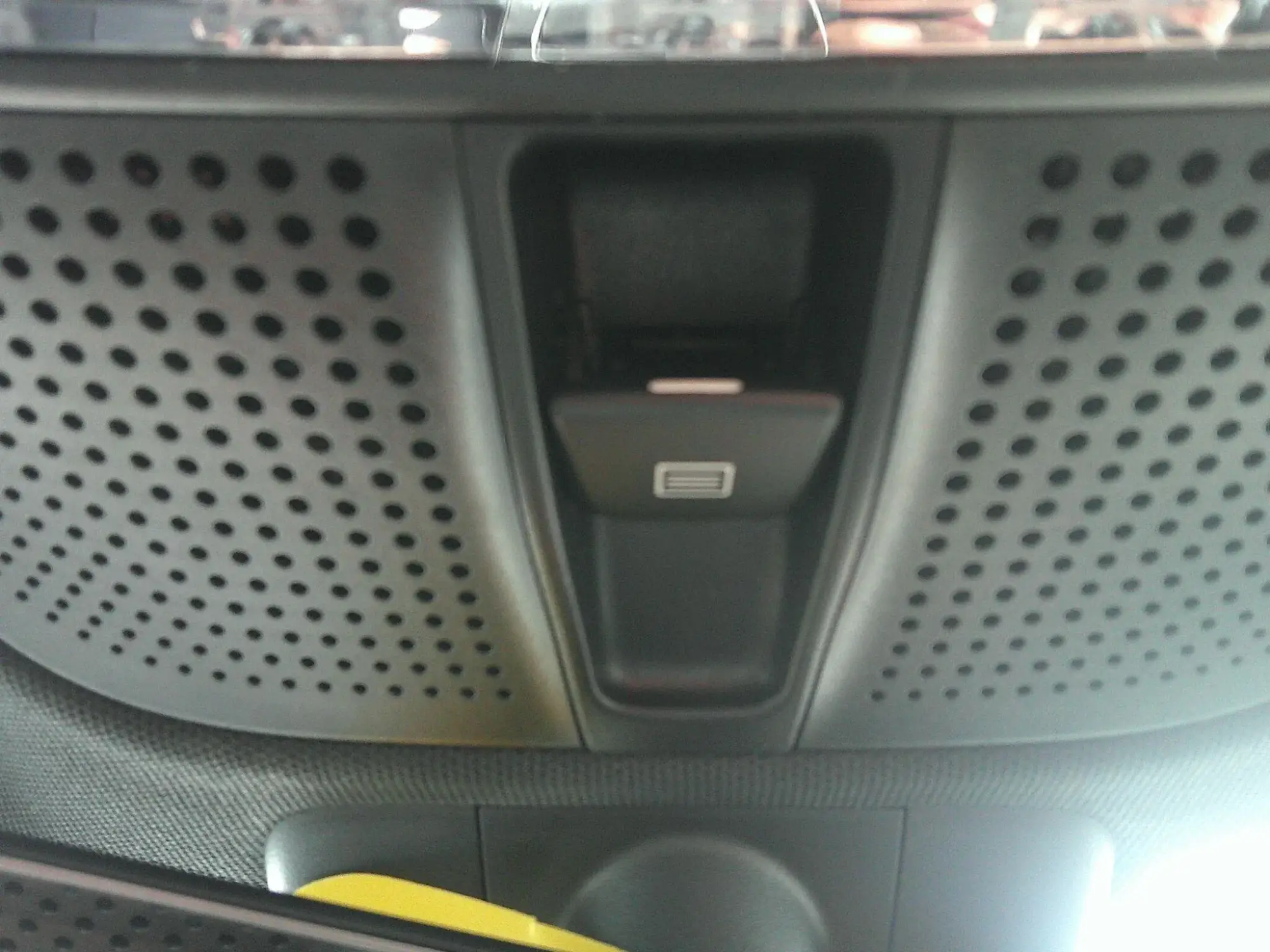 Mercedes-Benz E-Class Image 21