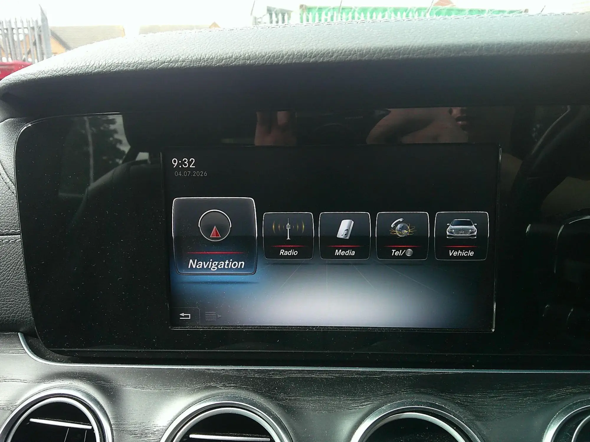 Mercedes-Benz E-Class Image 24
