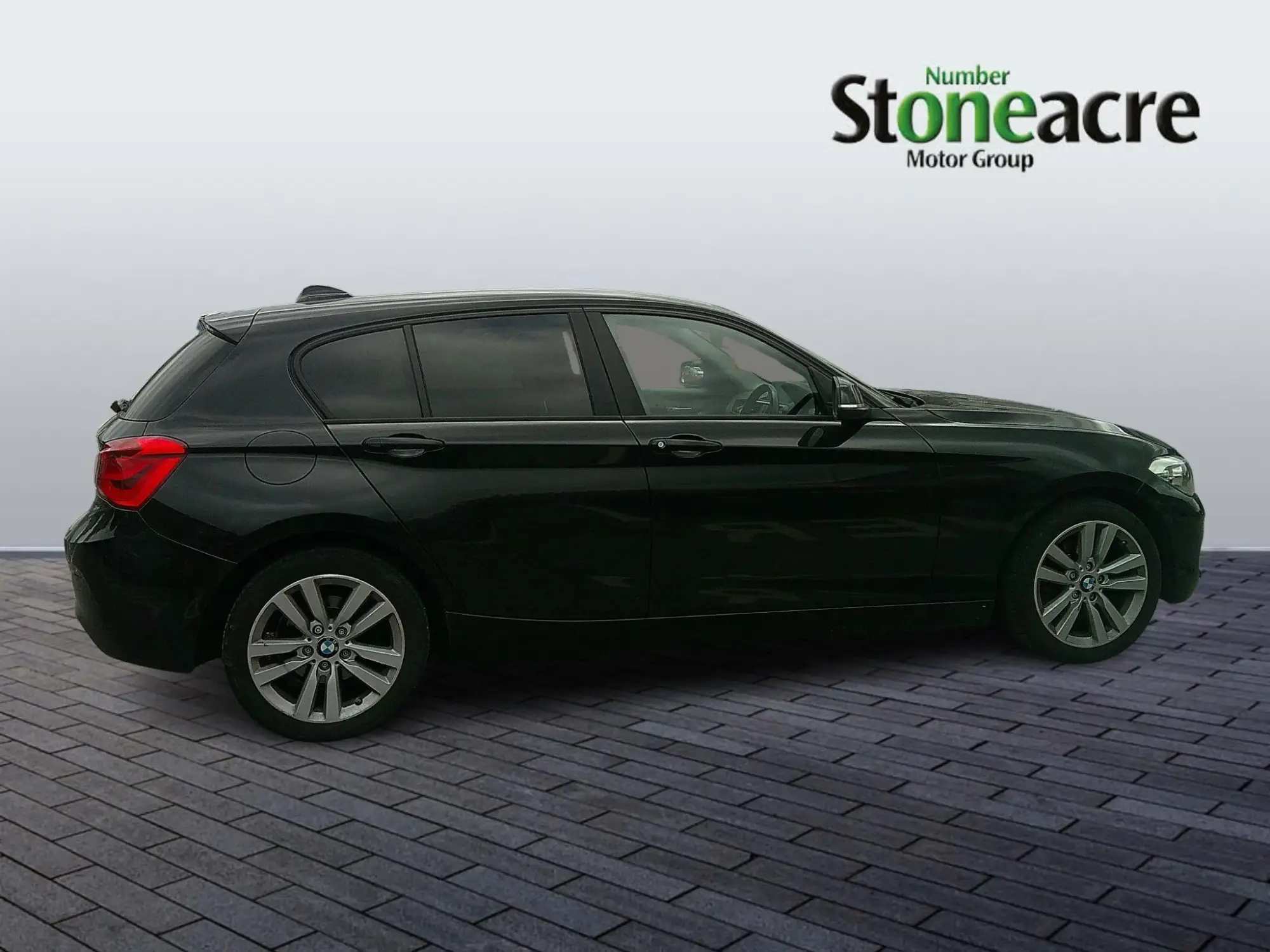 BMW 1 Series 1.5 116d Sport Euro 6 (s/s) 5dr FL19SDO Image 2