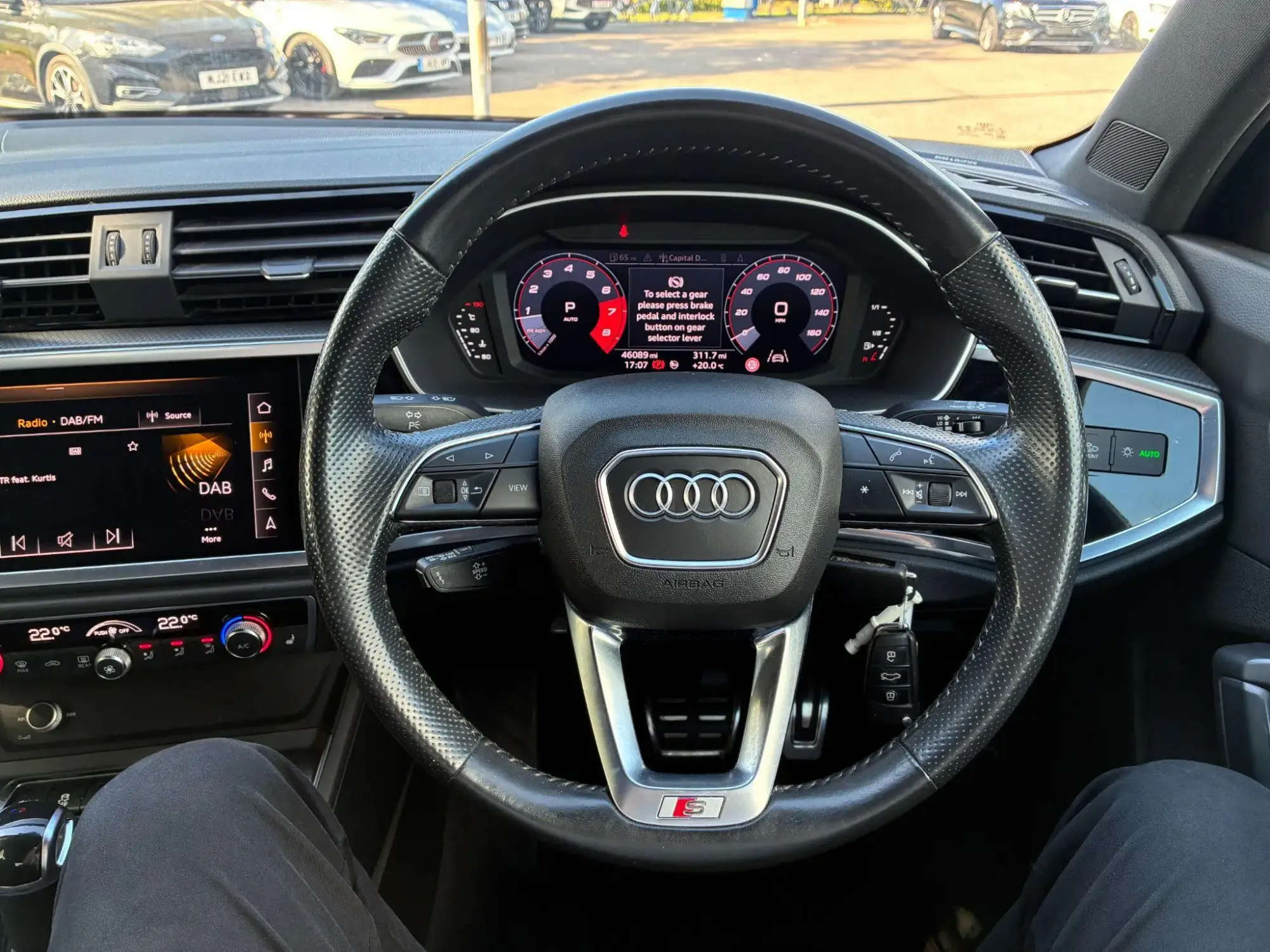 Audi Q3 Image 11