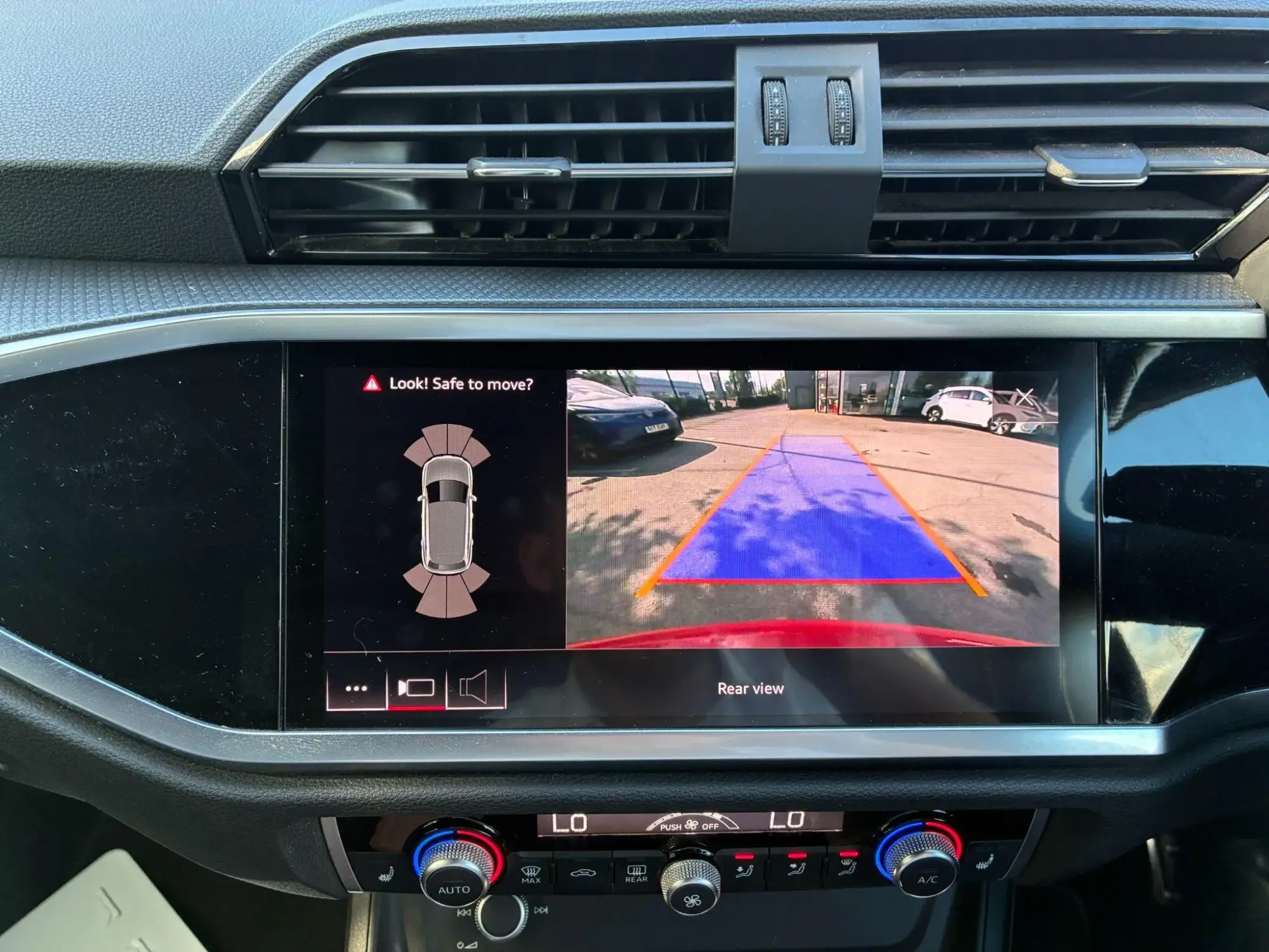 Audi Q3 Image 19